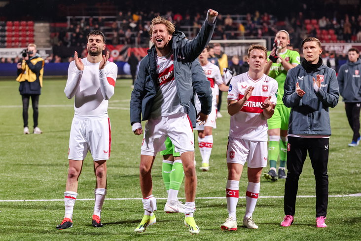 FC Twente viert zege bij Excelsior
