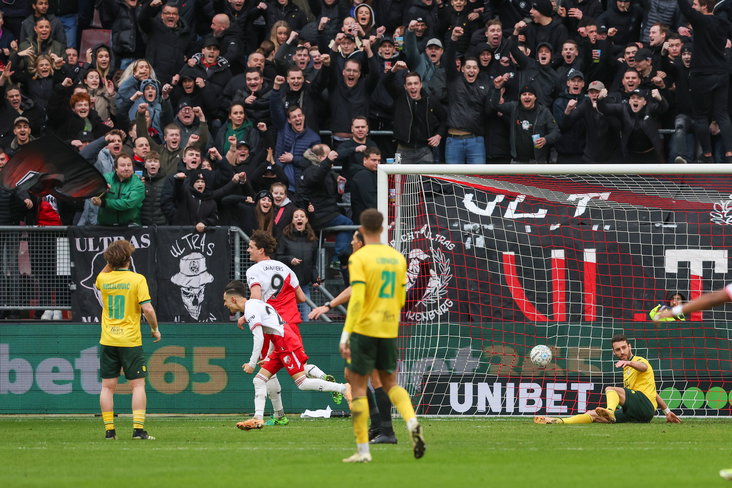 Othmane Boussaid en Sam Lammers (FC Utrecht) juichen na een goal tegen Fortuna Sittard