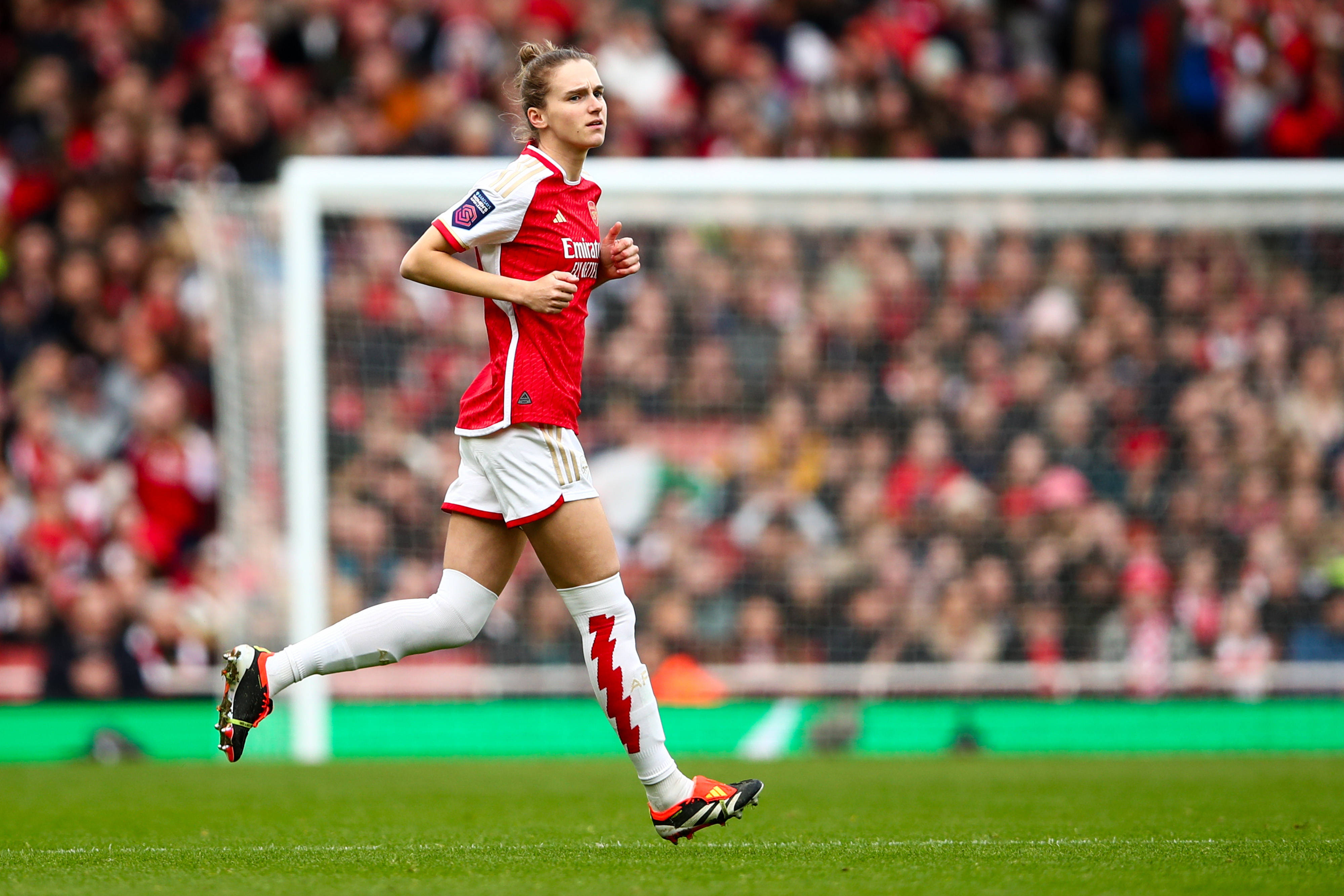 Vivianne Miedema namens Arsenal in het Emirates Stadium
