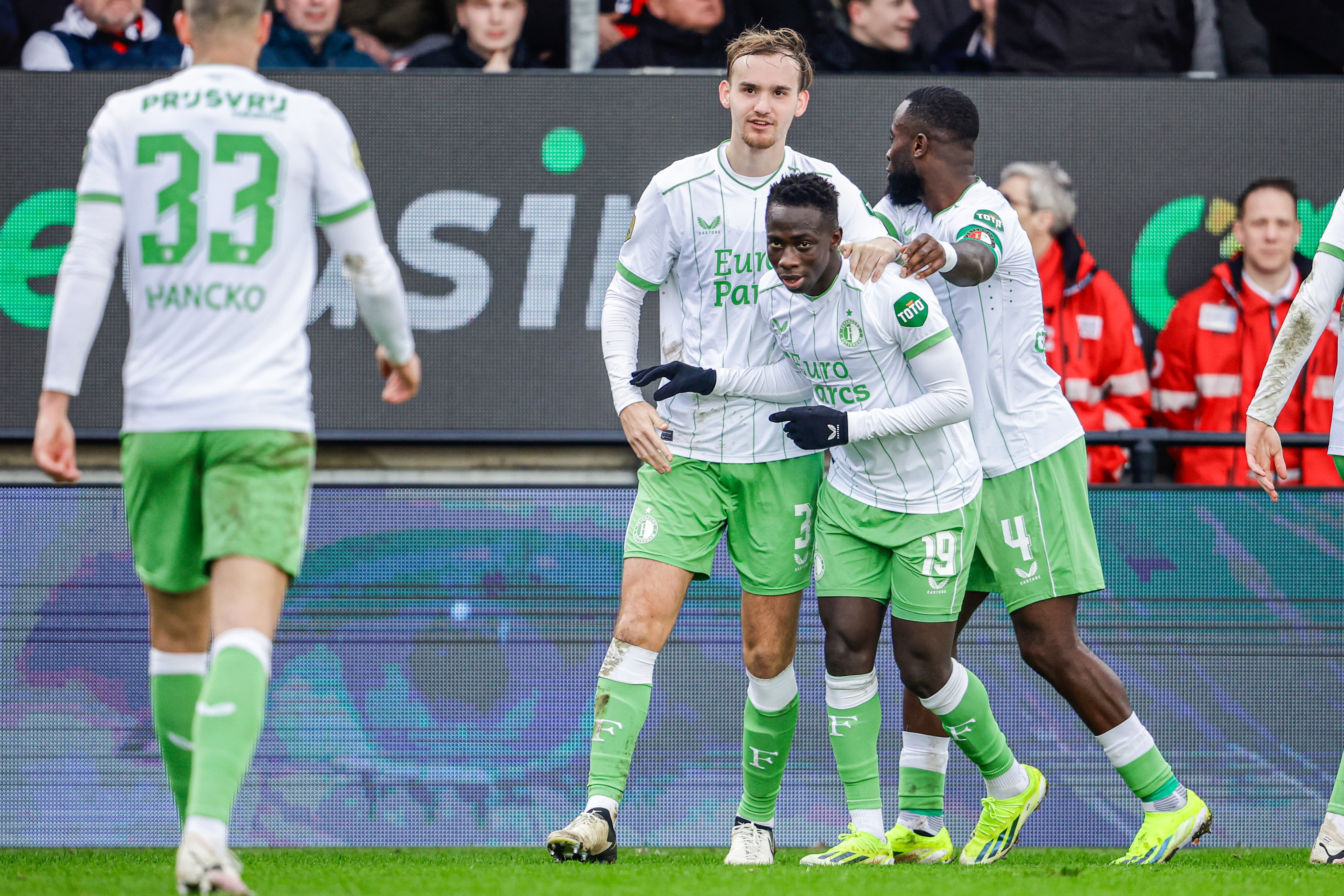 Thomas Beelen, Yankuba Minteh en Lutsharel Geertruida