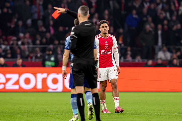 Tristan Gooijer krijgt een rode kaart