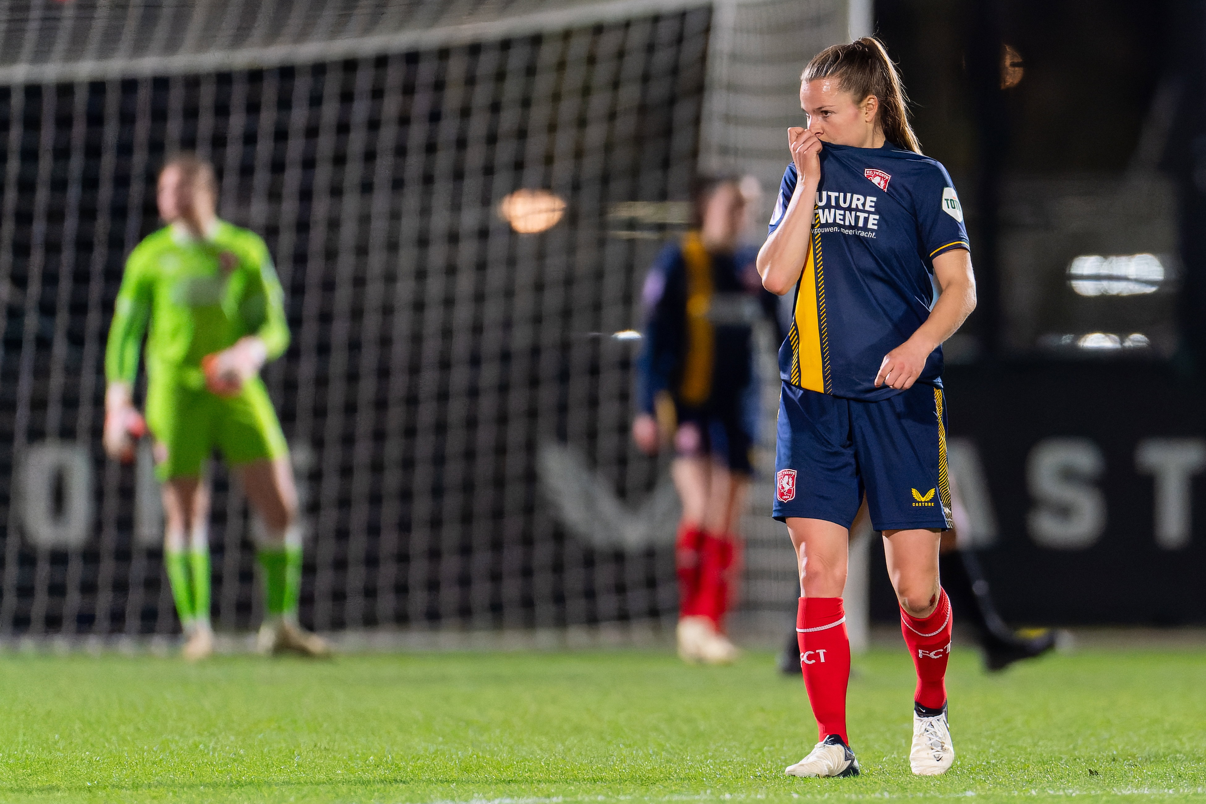Teleurstelling bij Kayleigh van Dooren (FC Twente)