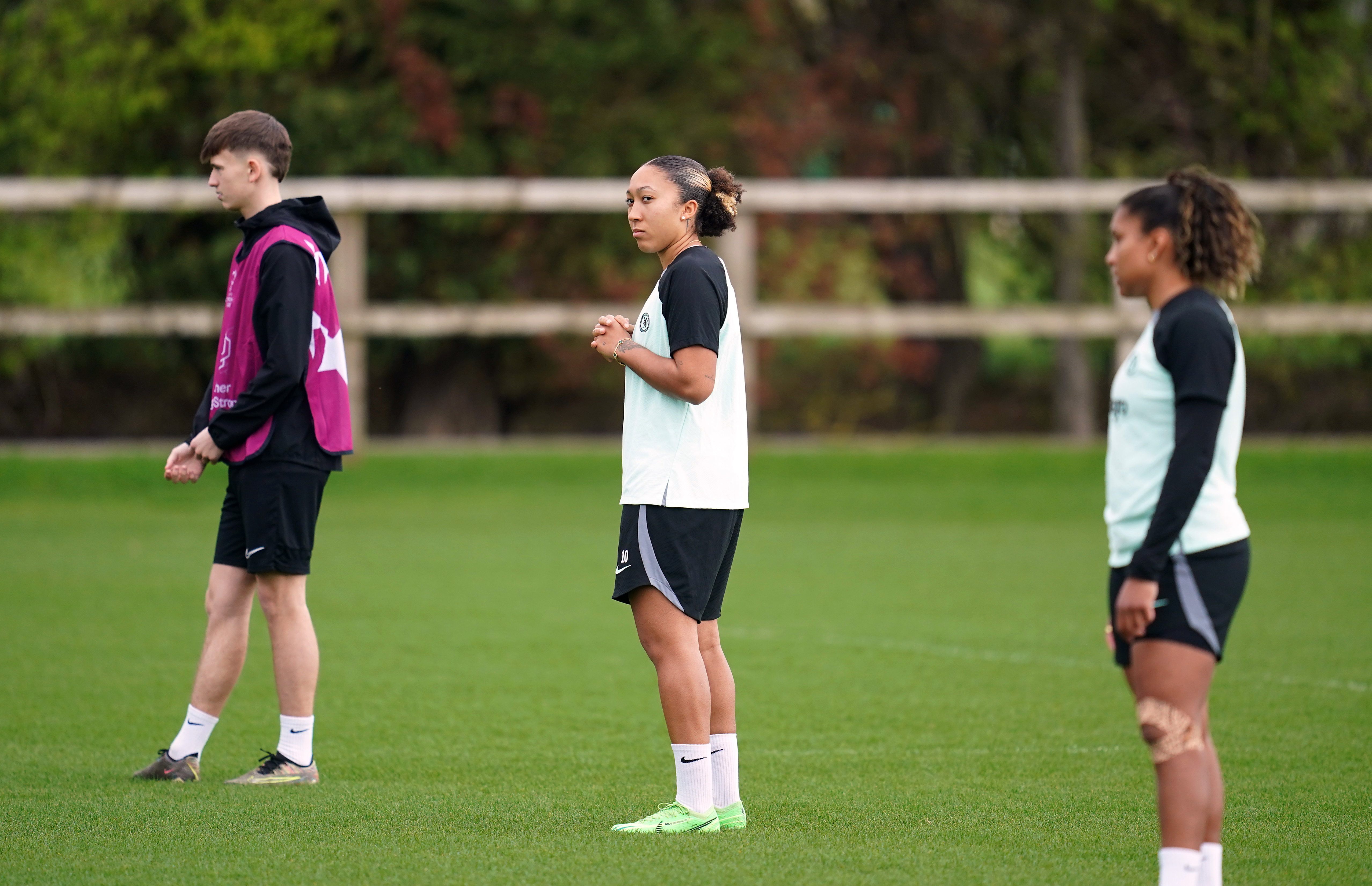 Lauren James op het trainingsveld van Chelsea