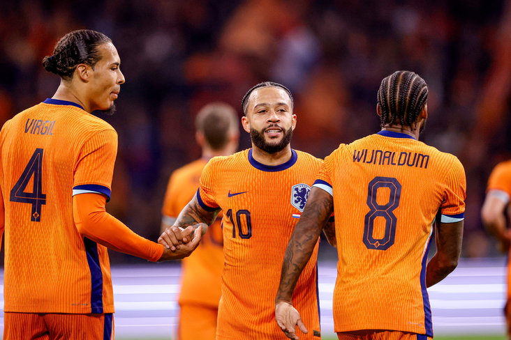 Memphis Depay, Virgil van Dijk en Wijnaldum
