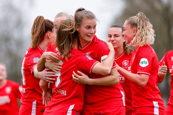 FC Twente juicht na een treffer