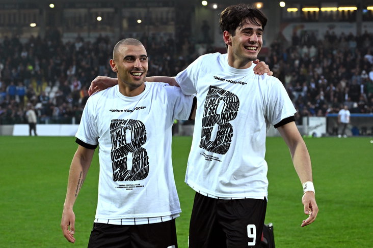 Cristian Shpendi (r) bij de promotie van Cesena