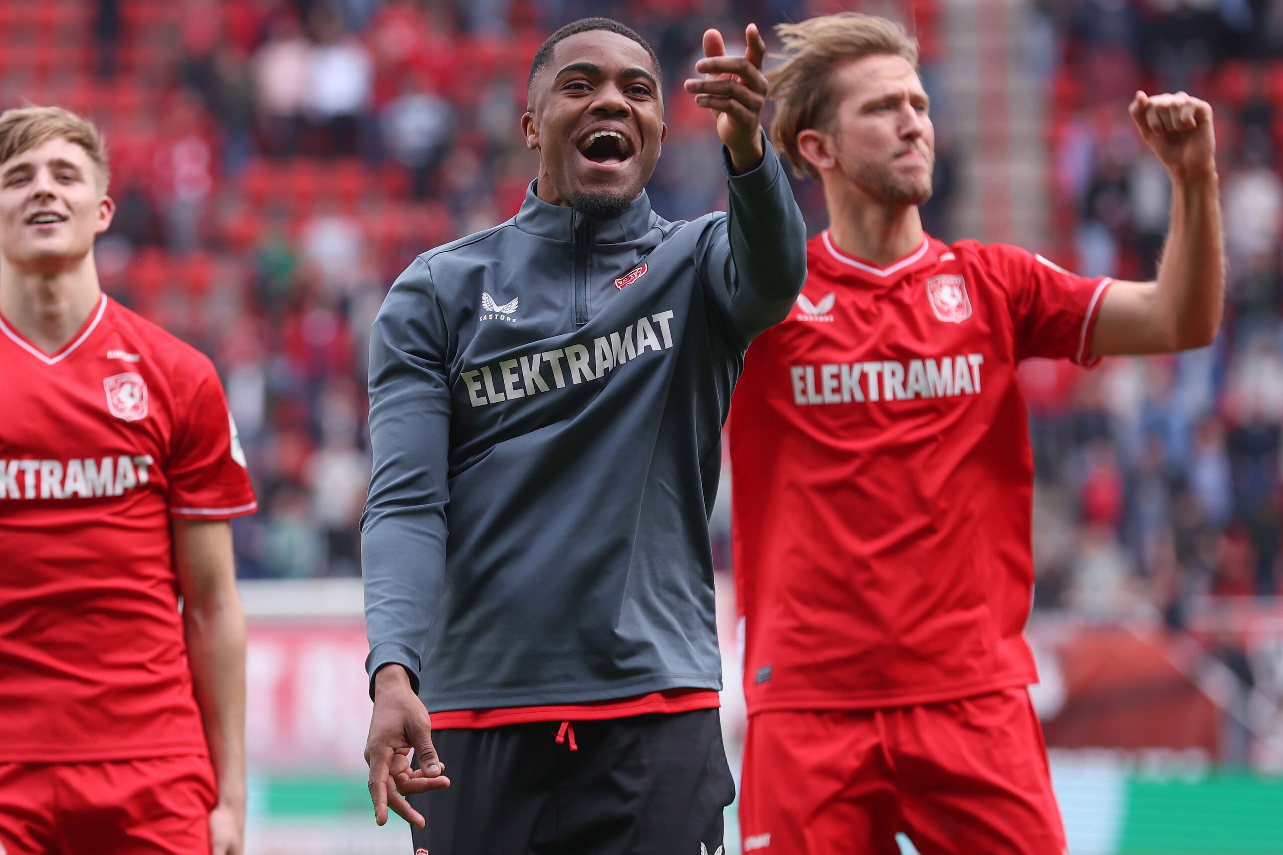 Myron Boadu viert een feestje