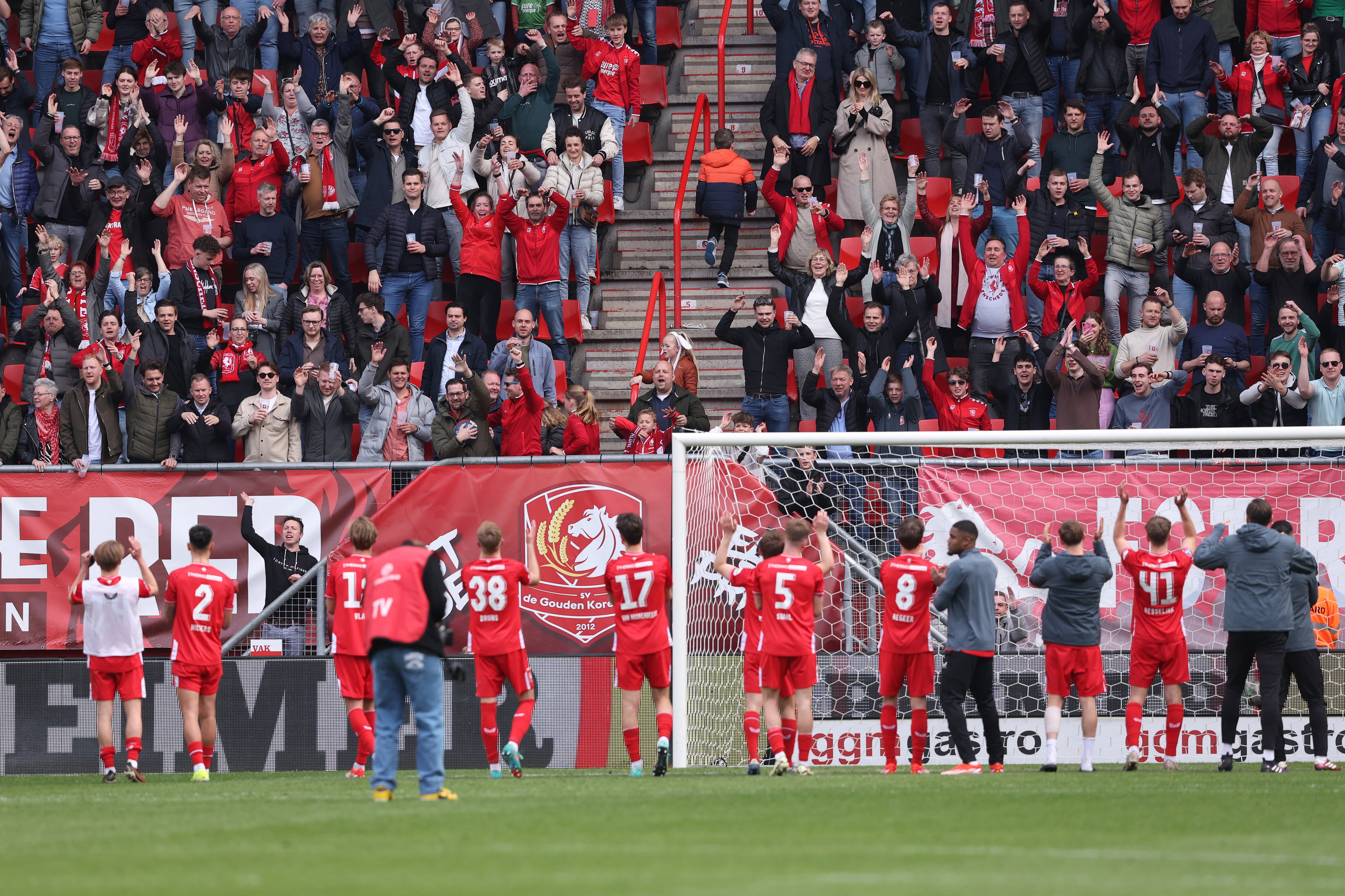 FC Twente bedankt het publiek
