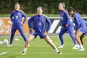 Sherida Spitse op het trainingsveld bij de OranjeLeeuwinnen