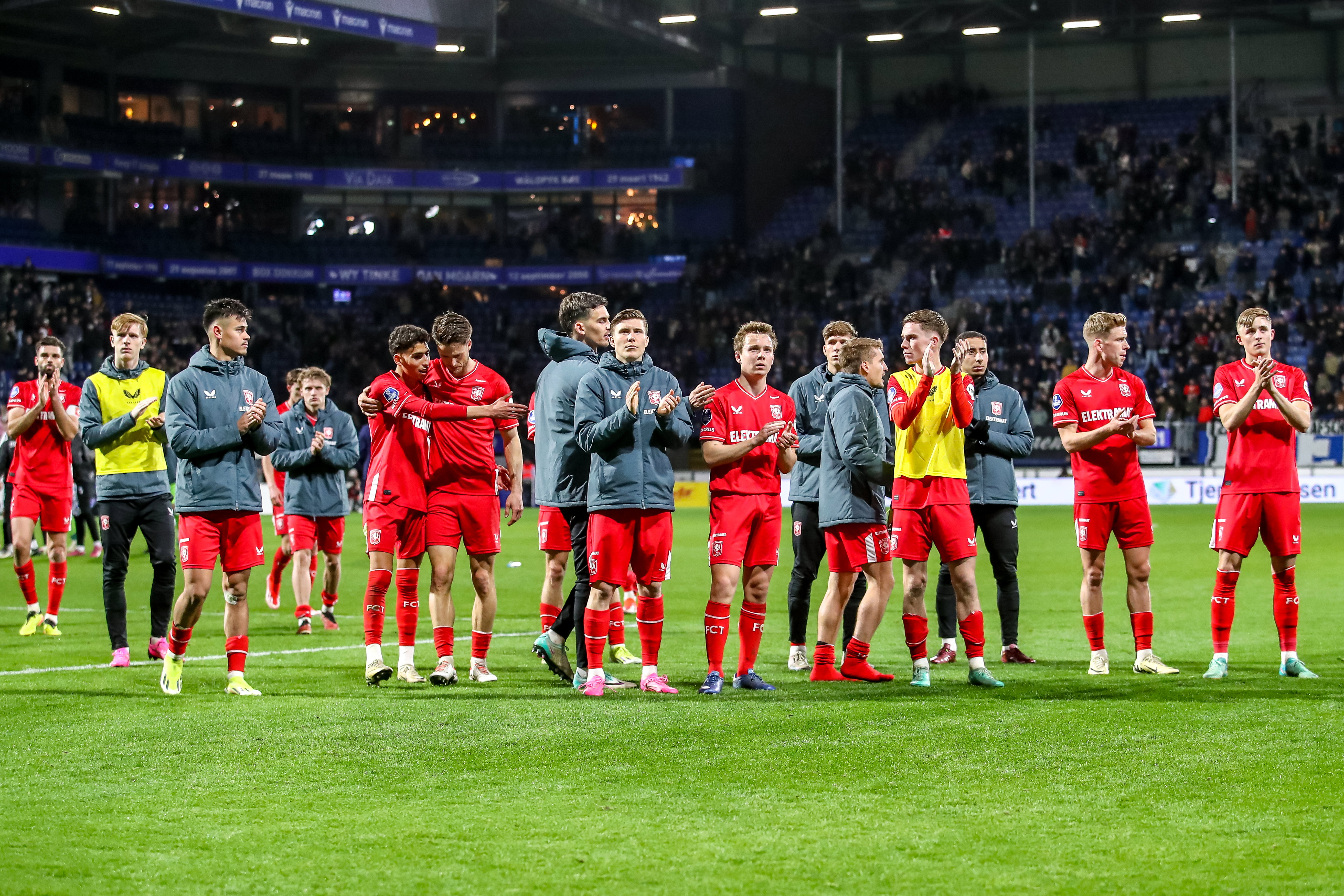 FC Twente bedankt het uitvak in Heerenveen