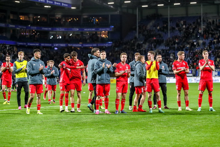 FC Twente bedankt het uitvak in Heerenveen