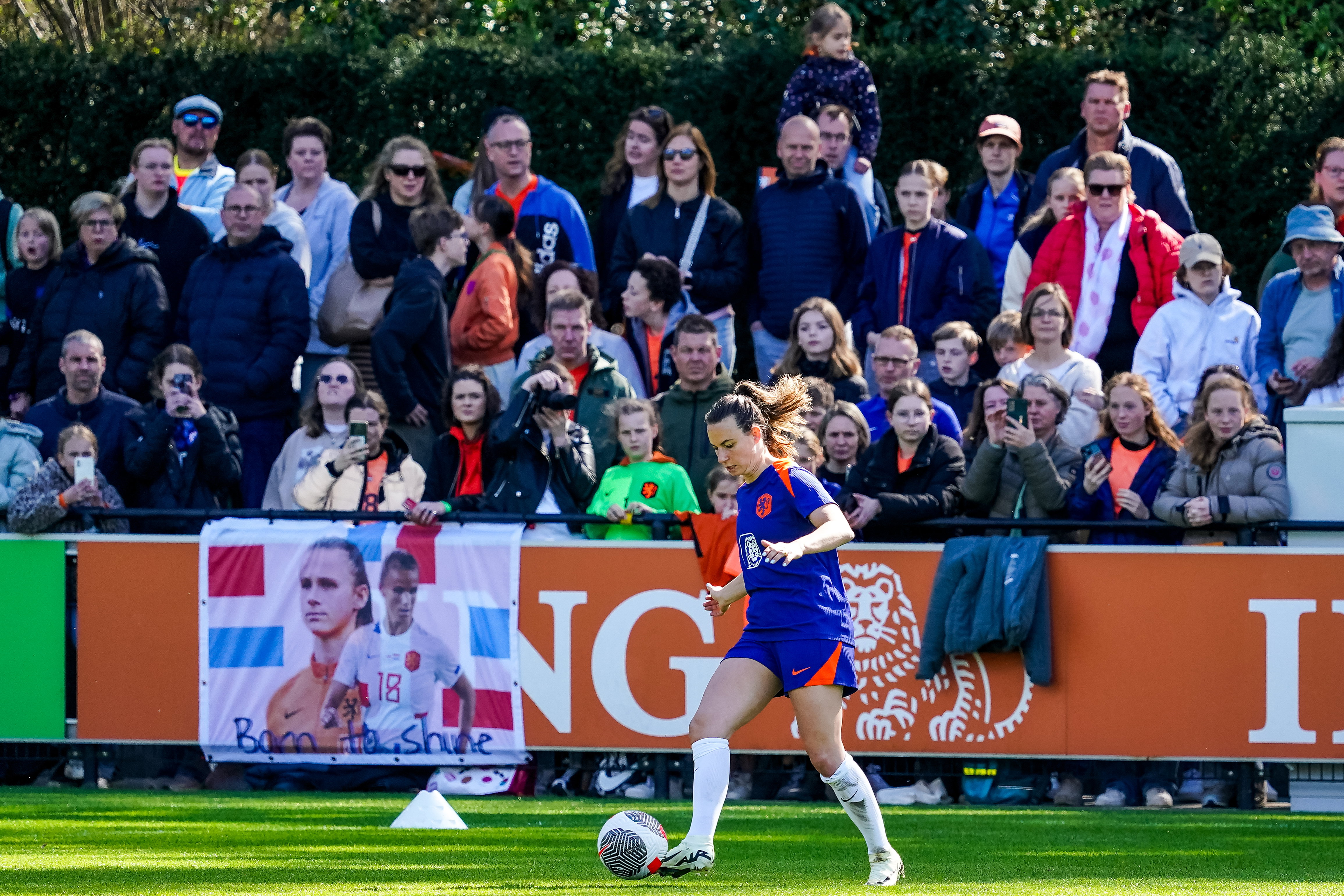 Renate Jansen op een open training van de OranjeLeeuwinnen
