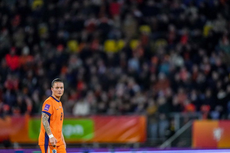 Sherida Spitse in actie namens de OranjeLeeuwinnen