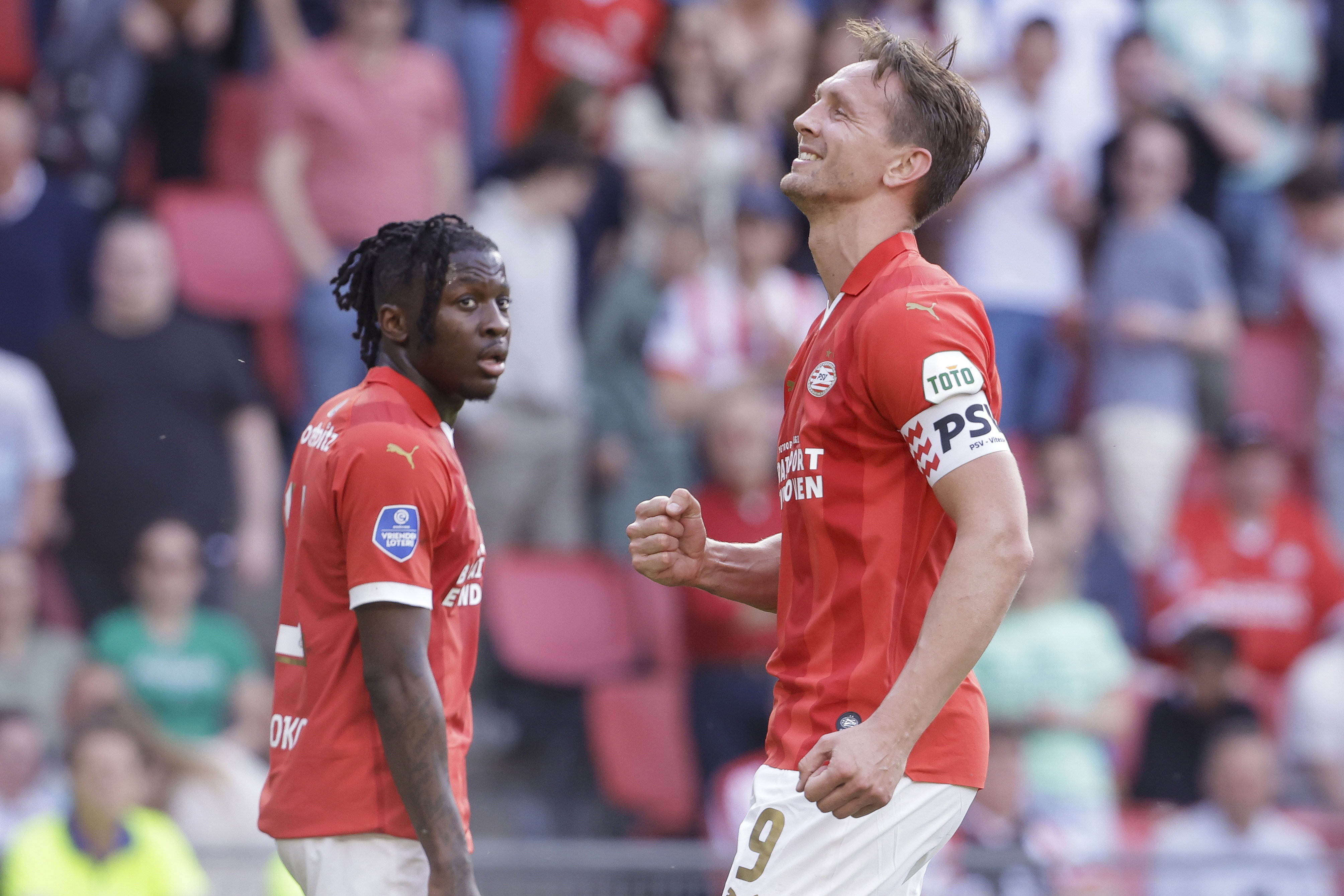 Luuk de Jong viert zijn goal