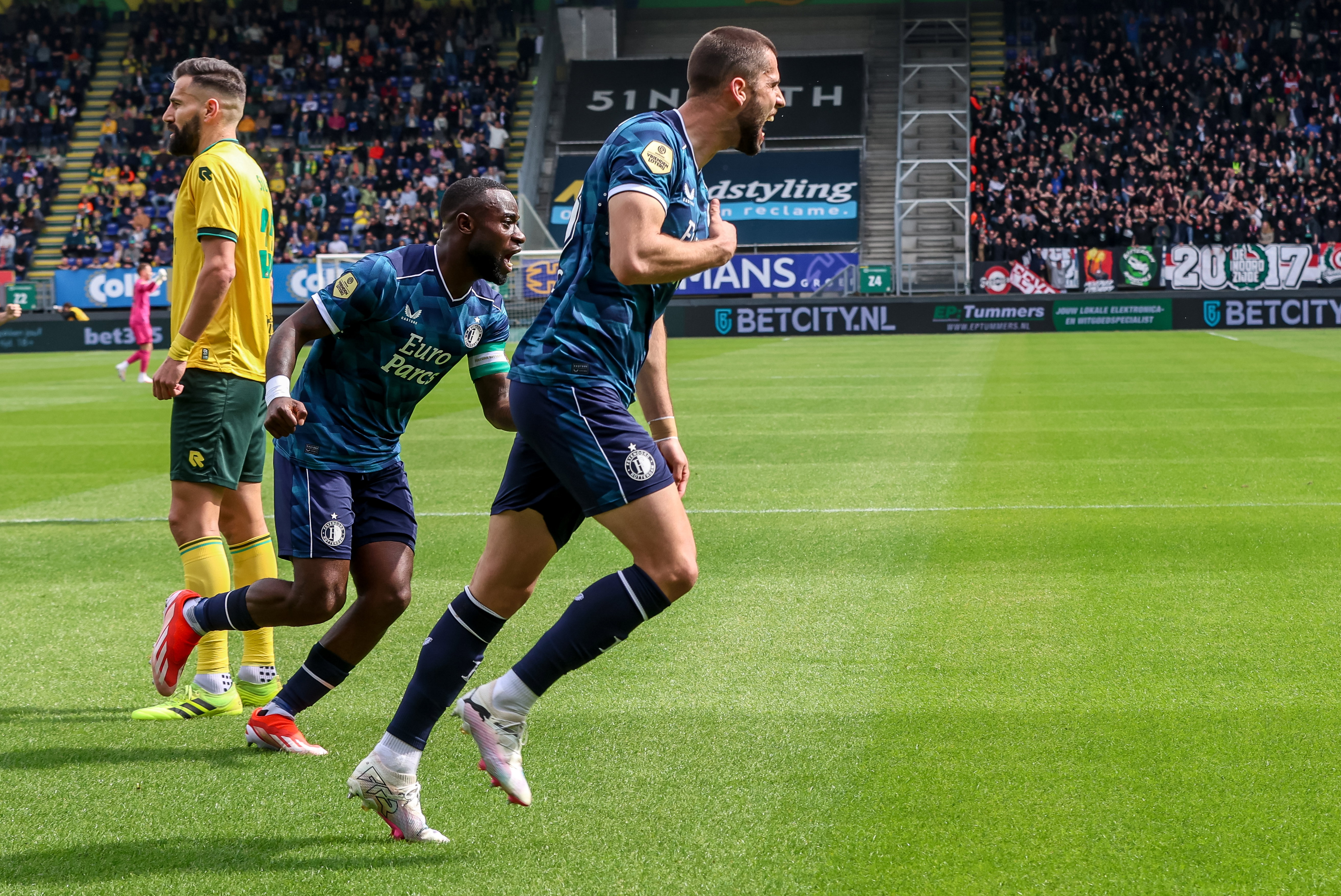 Dávid Hancko viert zijn goal