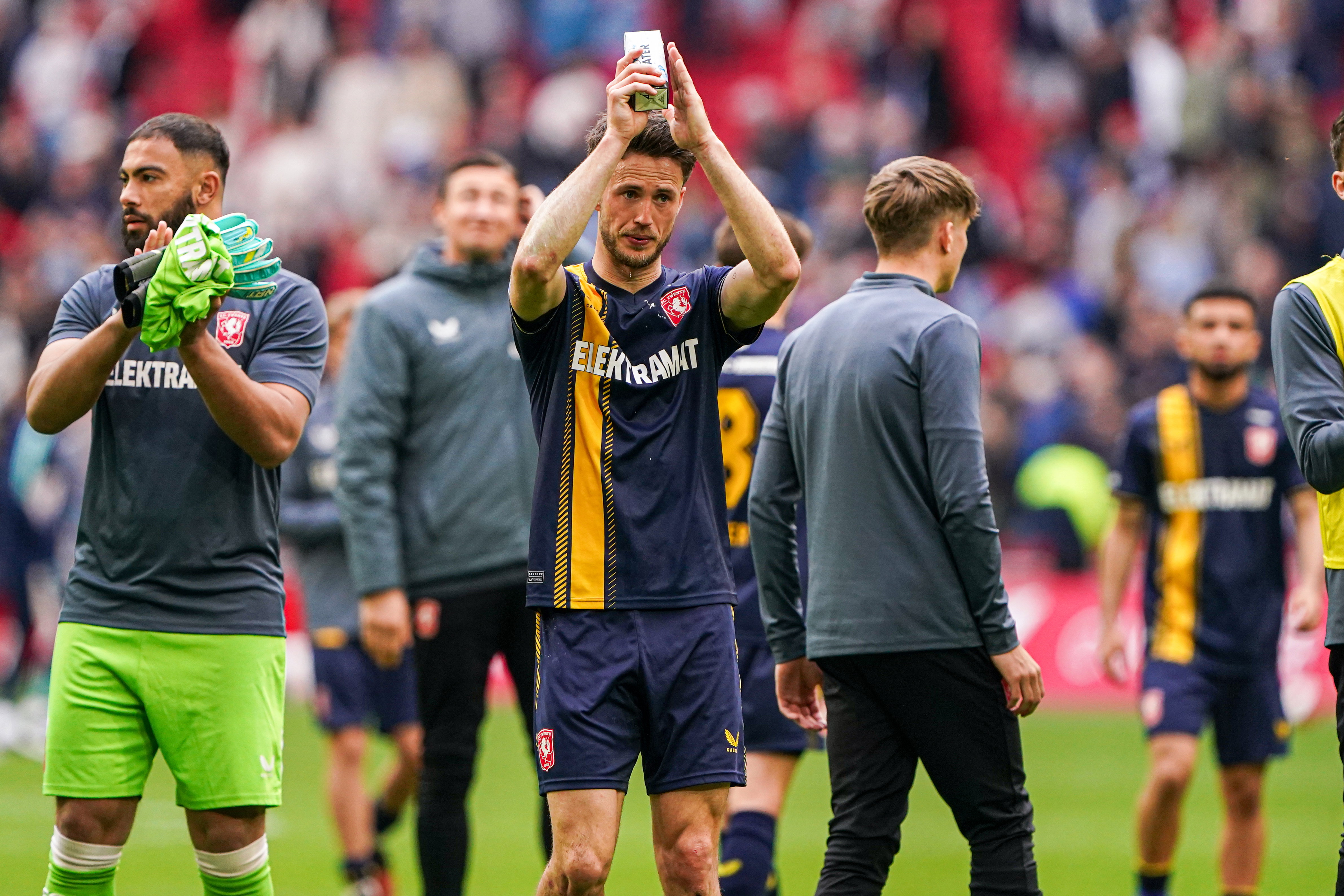 Ricky van Wolfswinkel bedankt de fans