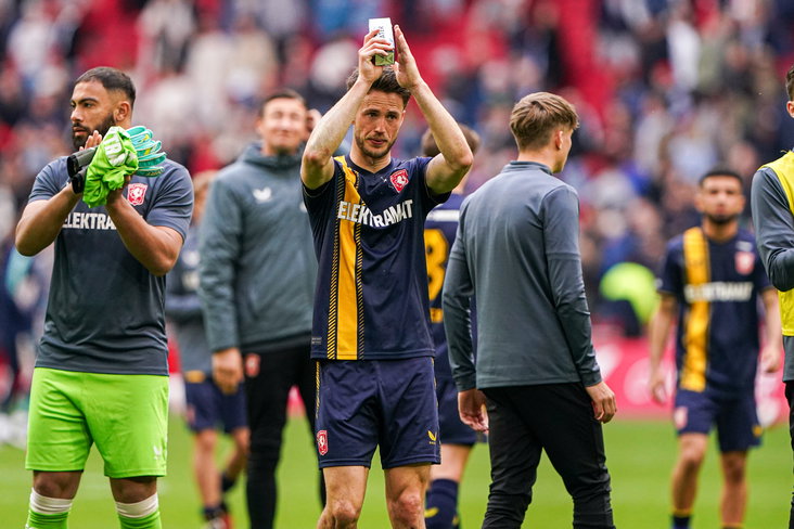 Ricky van Wolfswinkel bedankt de fans