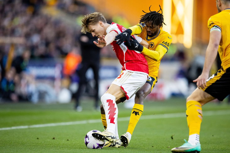 Boubacar Traoré in duel met Martin Odegaard