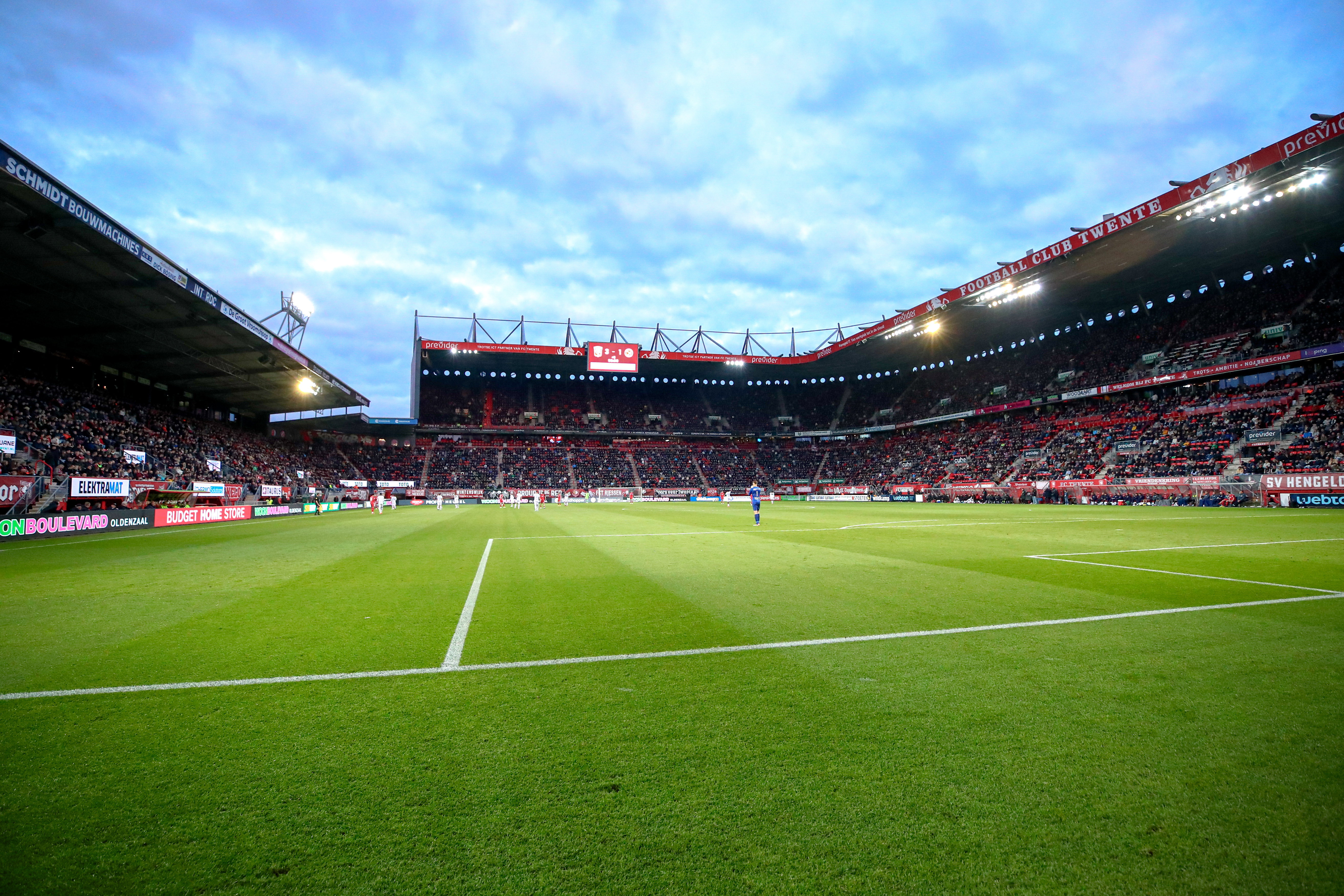 Het veld in De Grolsch Veste