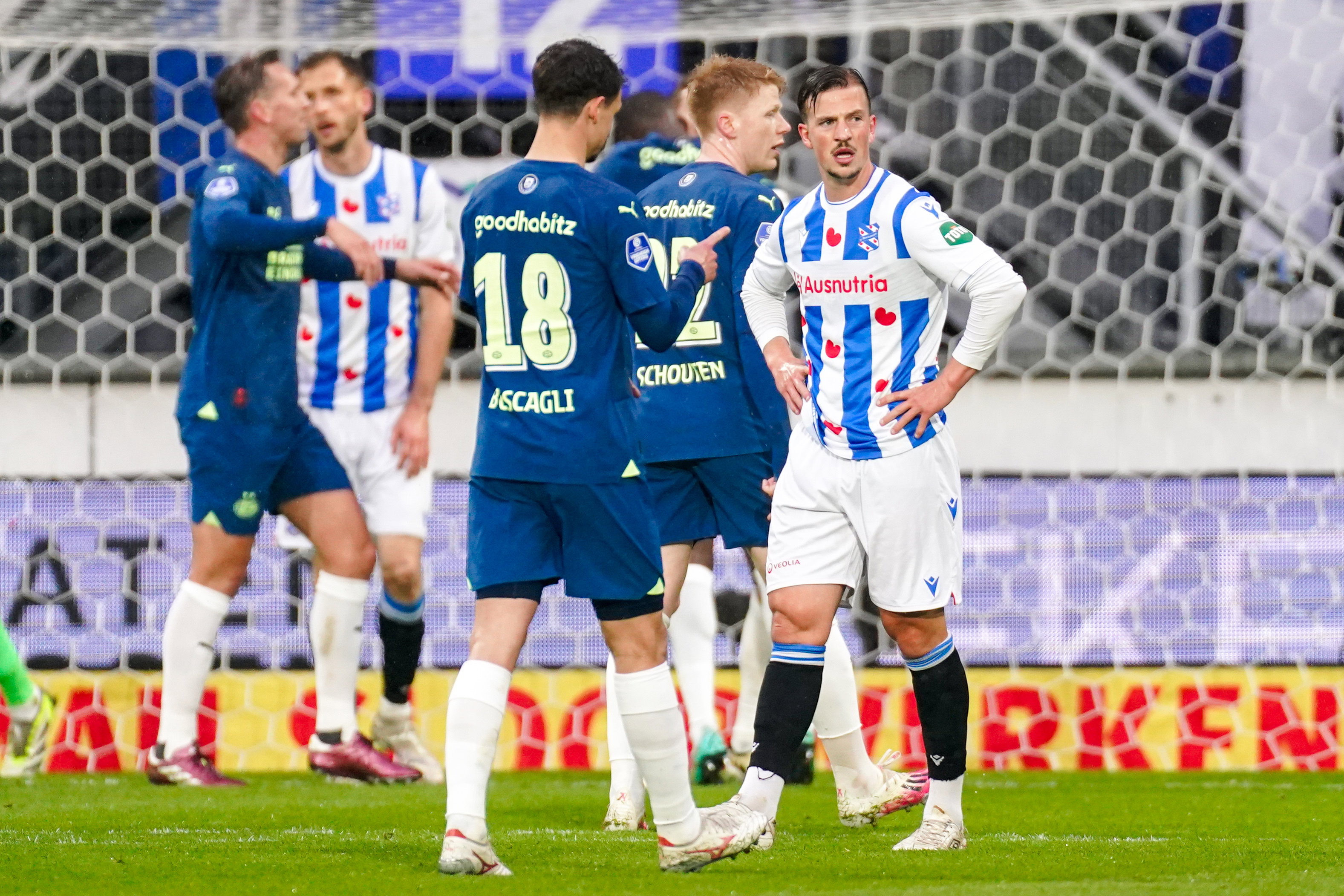 SC Heerenveen baalt van goal PSV