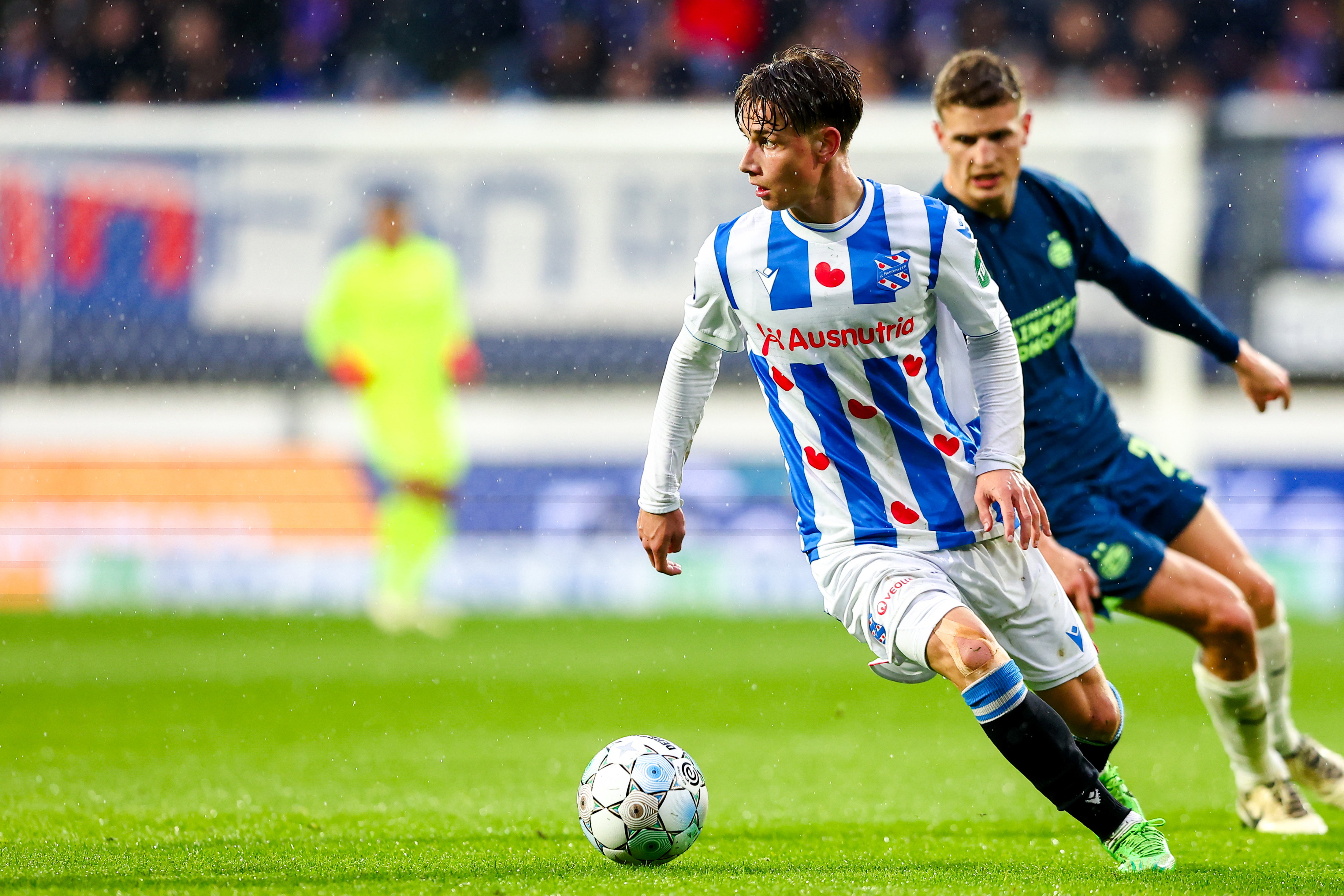 Oliver Braude, met in de achtergrond Guus Til