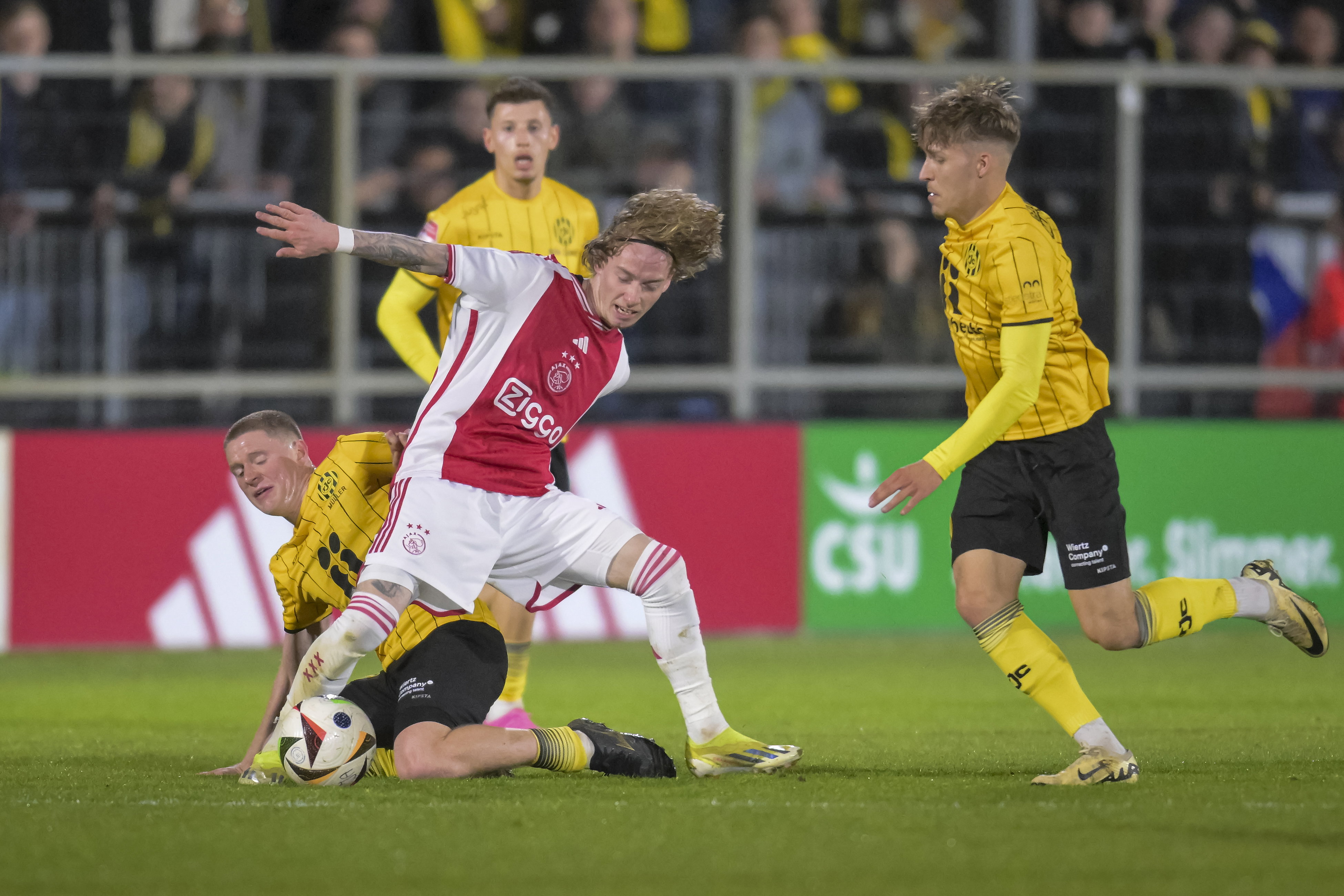 Rico Speksnijder in duel met Roda JC