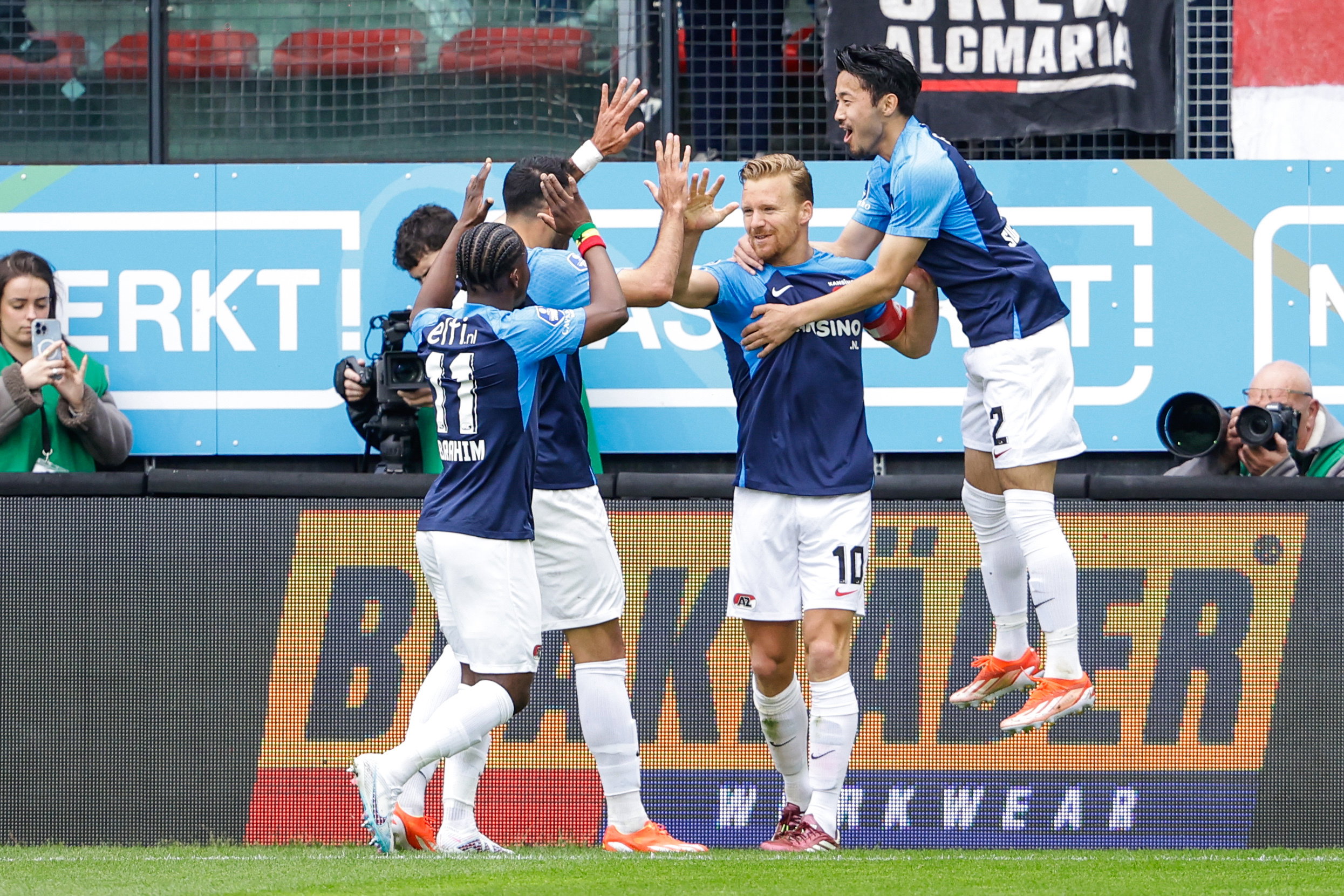 AZ viert treffer tegen NEC