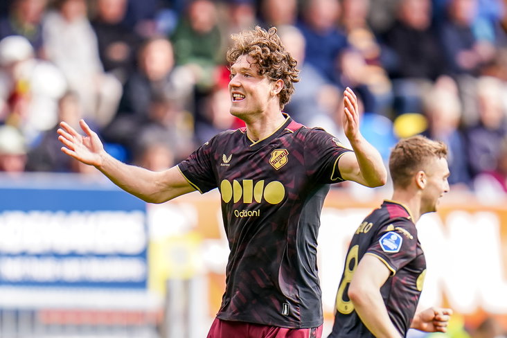 Sam Lammers viert de 2-2
