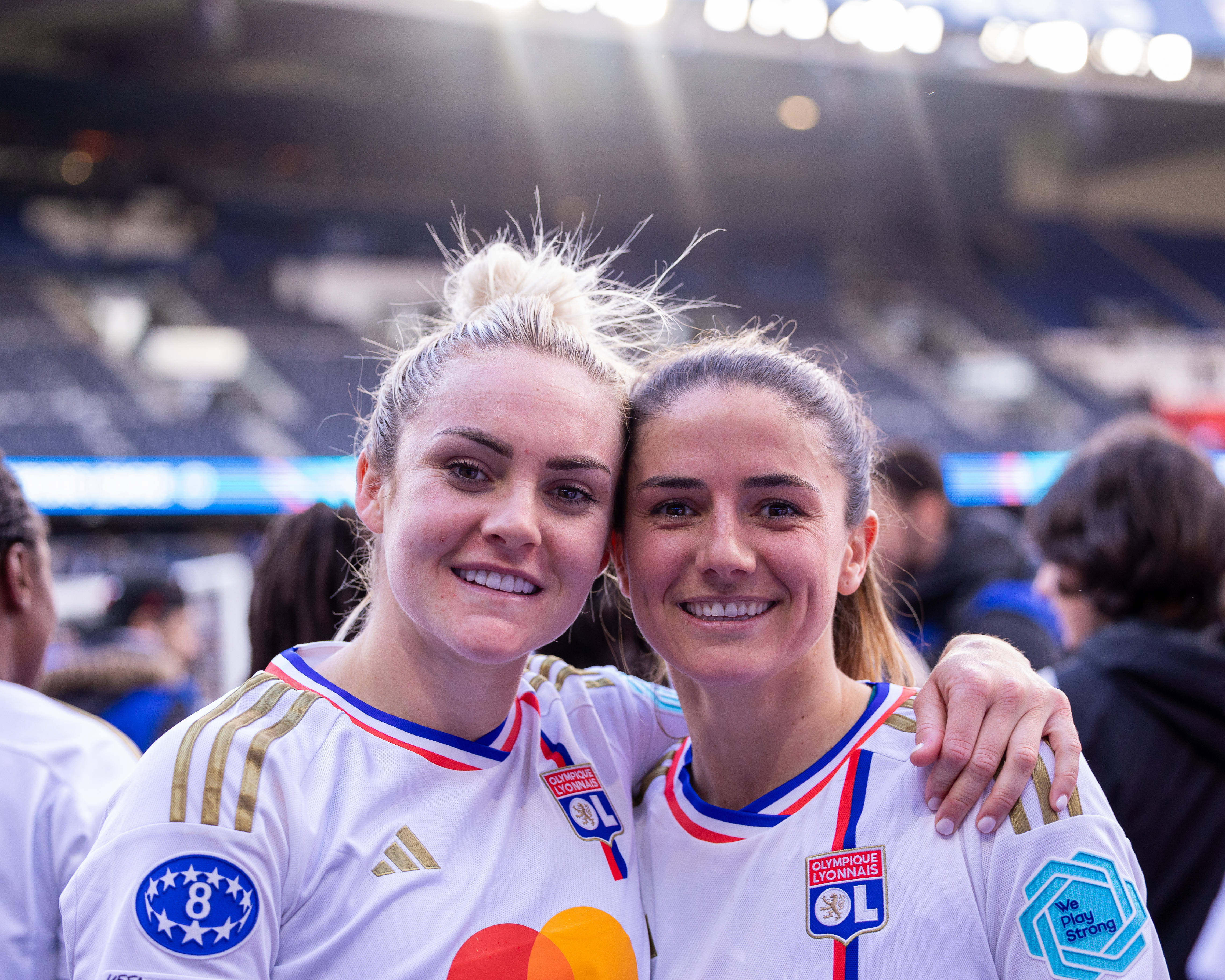 Ellie Carpenter en Daniëlle van de Donk bij Olympique Lyon