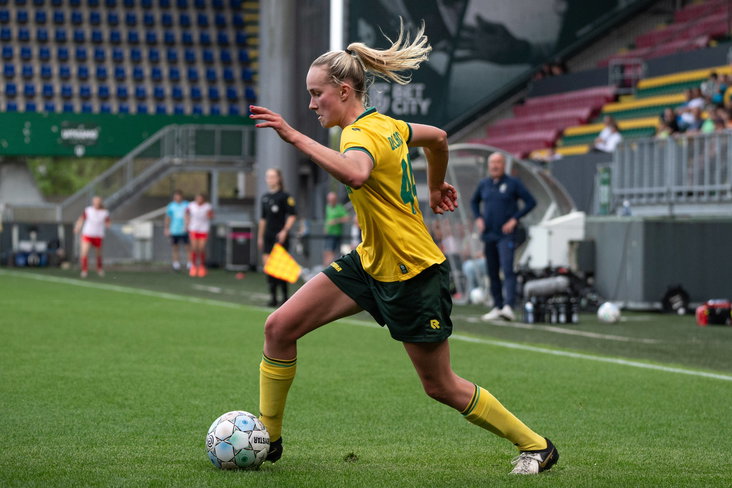 Féli Delacauw aan de bal namens Fortuna Sittard