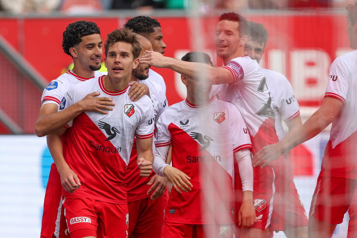 FC Utrecht viert goal tegen Vitesse