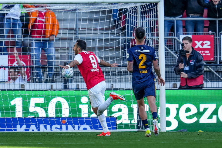 Vangelis Pavlidis scoort tegen FC Twente