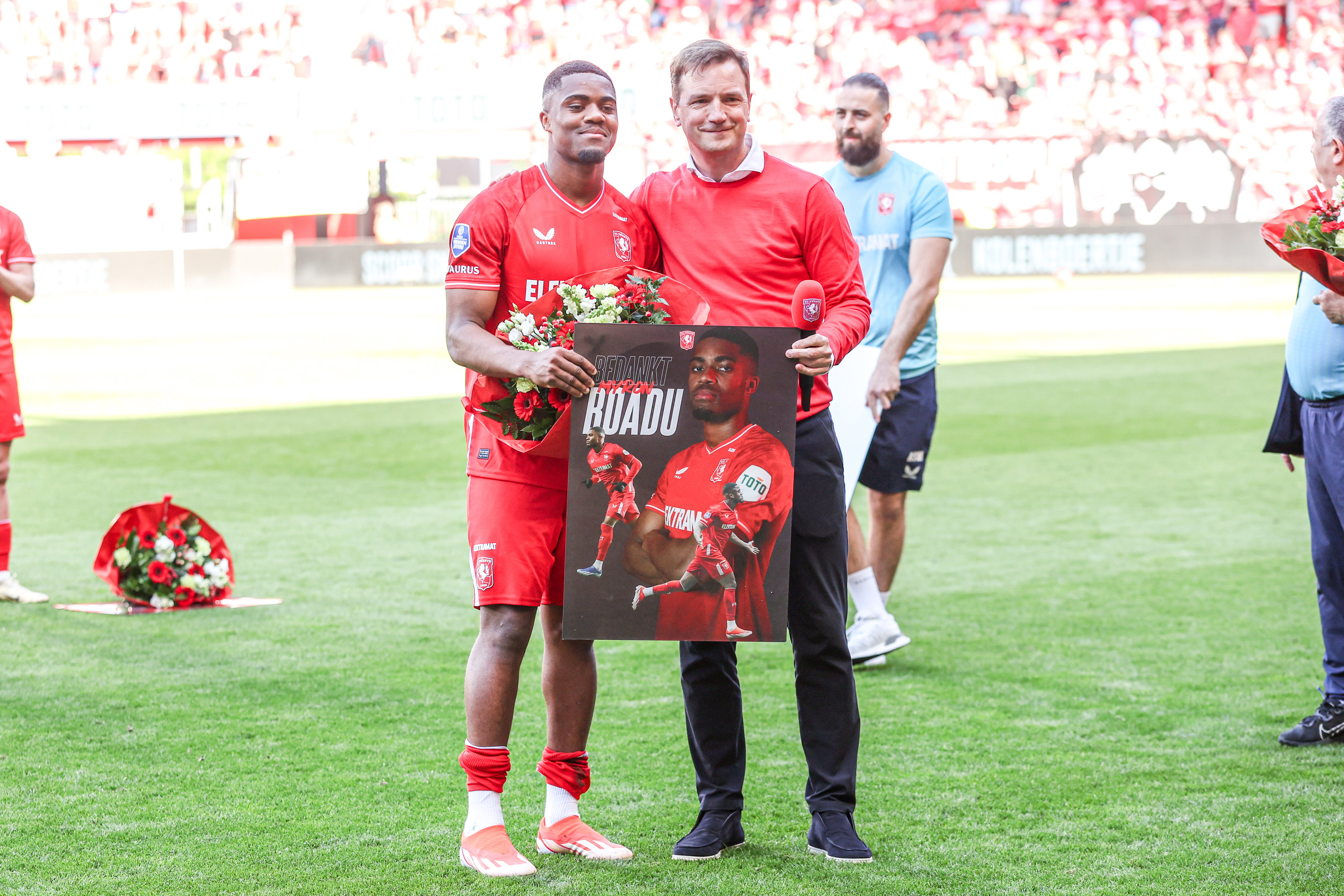 Myron Boadu bedankt door Arnold Bruggink