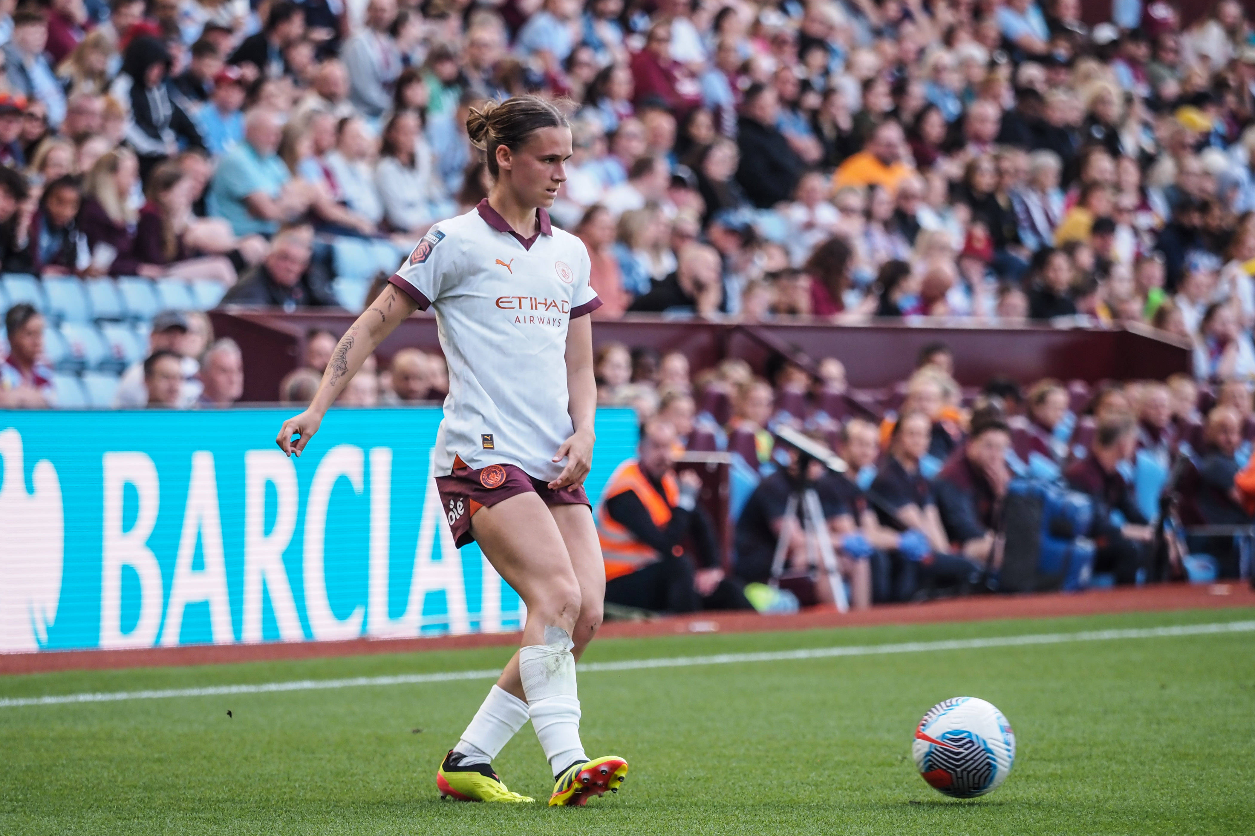 Kerstin Casparij in actie namens Manchester City