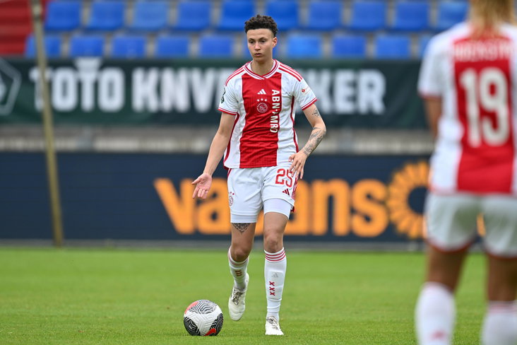 Kay-Lee de Sanders bij Ajax