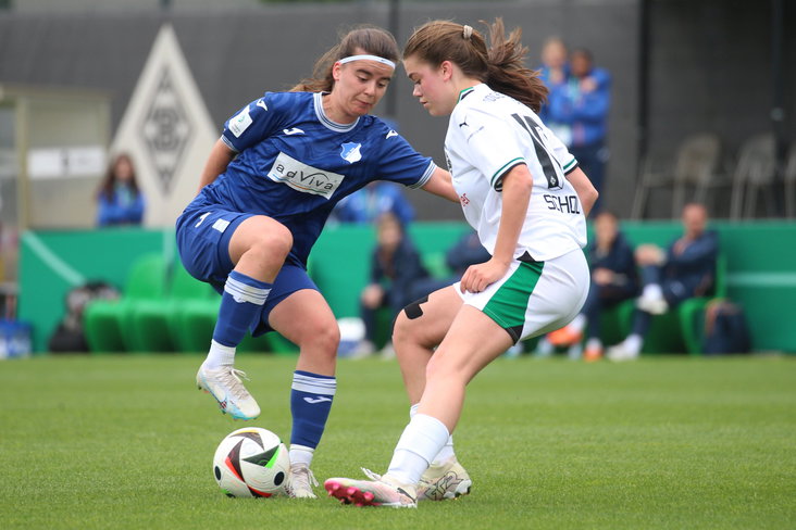 Kiki Scholten in actie namens Borussia Mönchengladbach