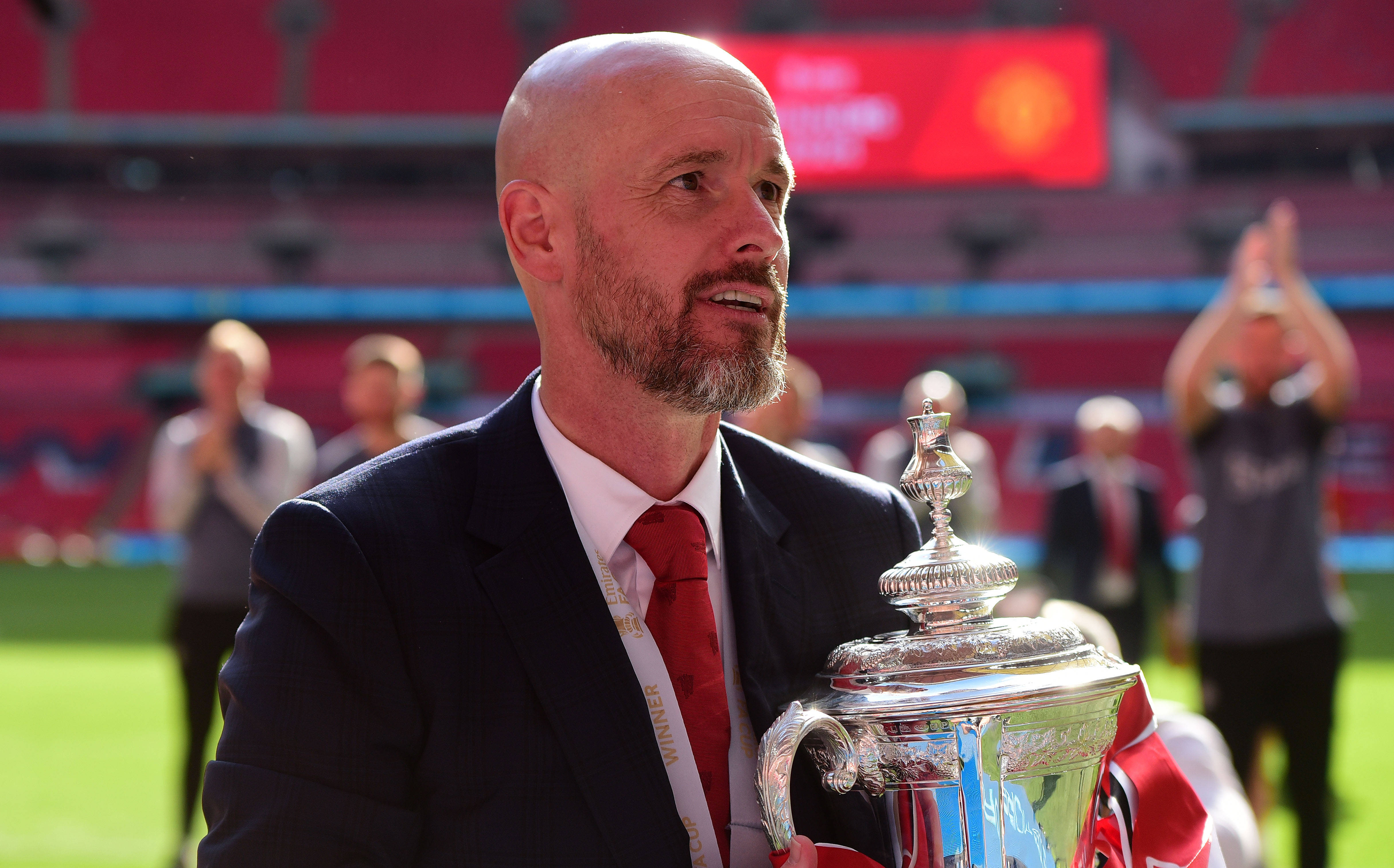 Erik ten Hag met de FA Cup