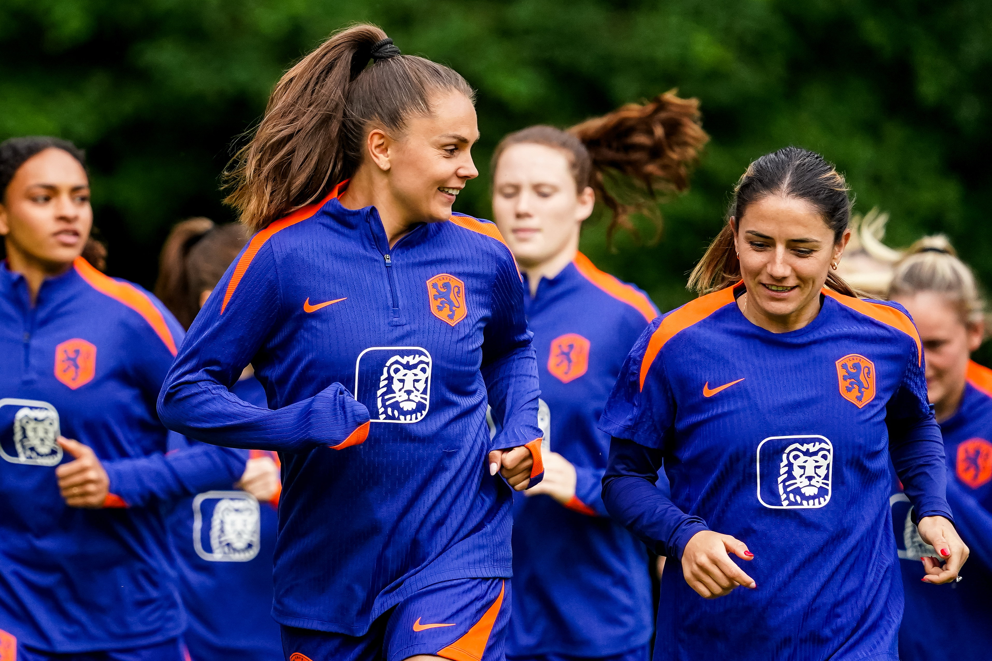 Lieke Martens en Daniëlle van de Donk