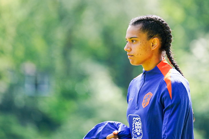 Esmee Brugts bij de OranjeLeeuwinnen