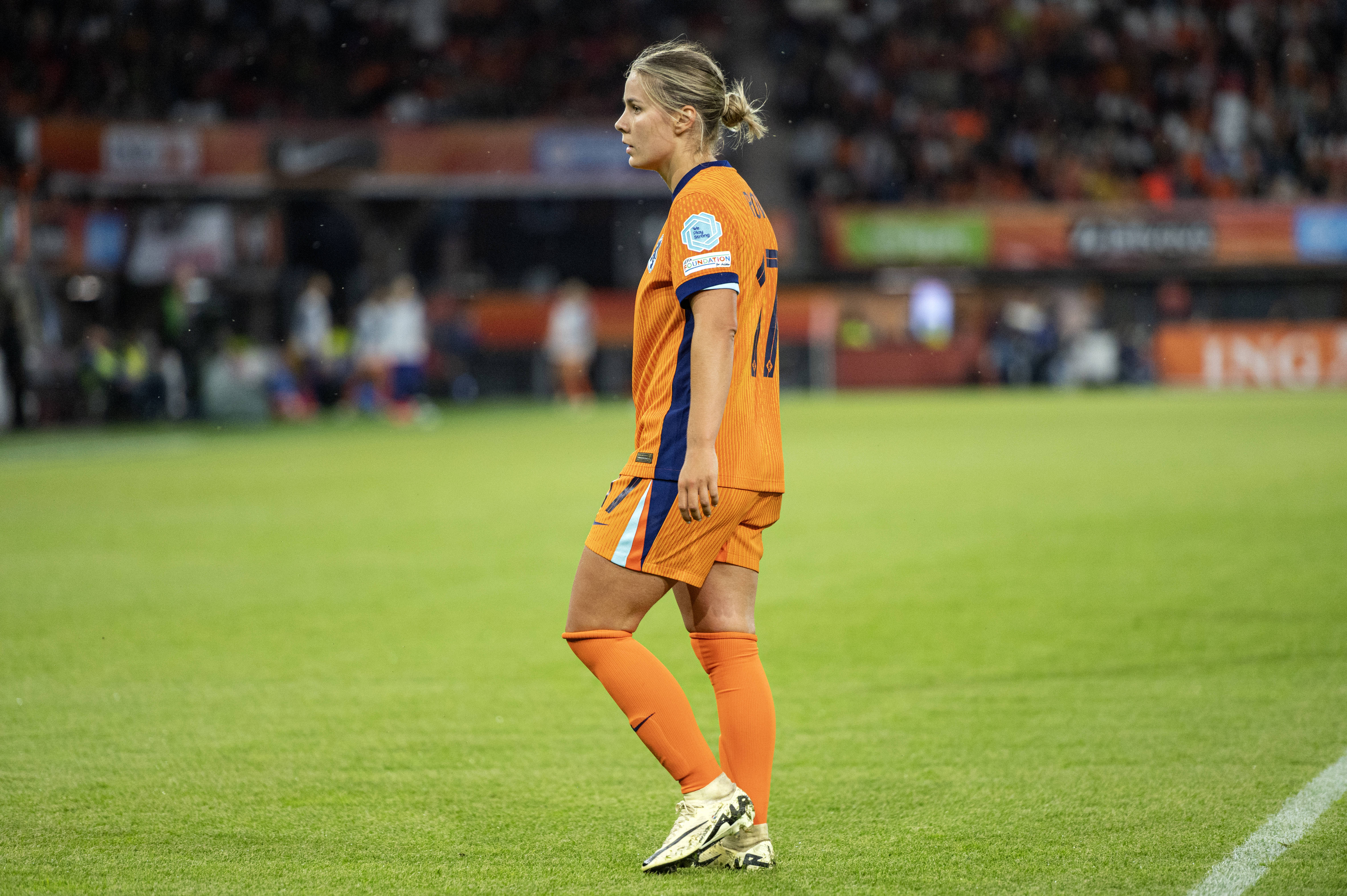 Victoria Pelova in actie namens de OranjeLeeuwinnen