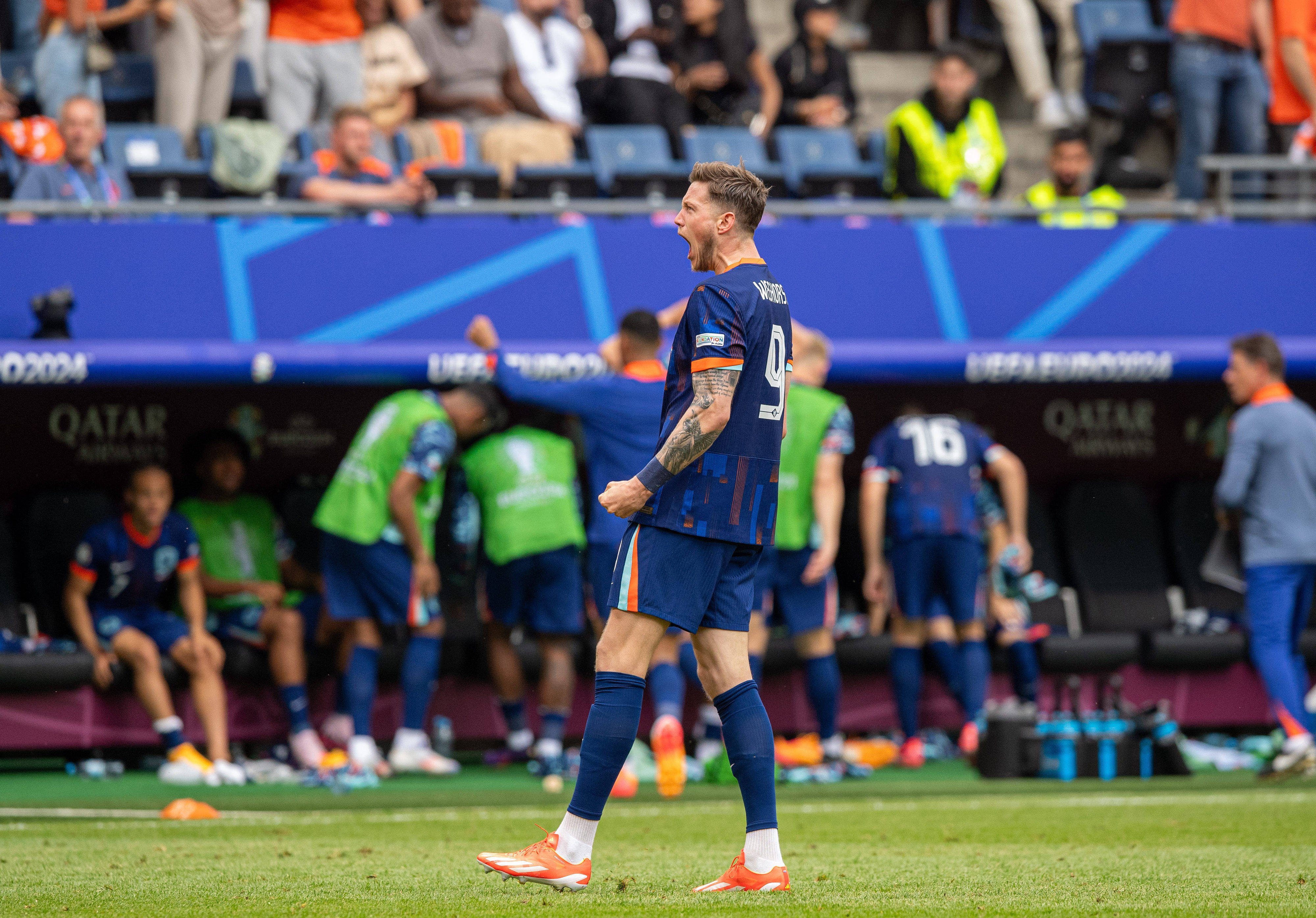 Wout Weghorst juicht