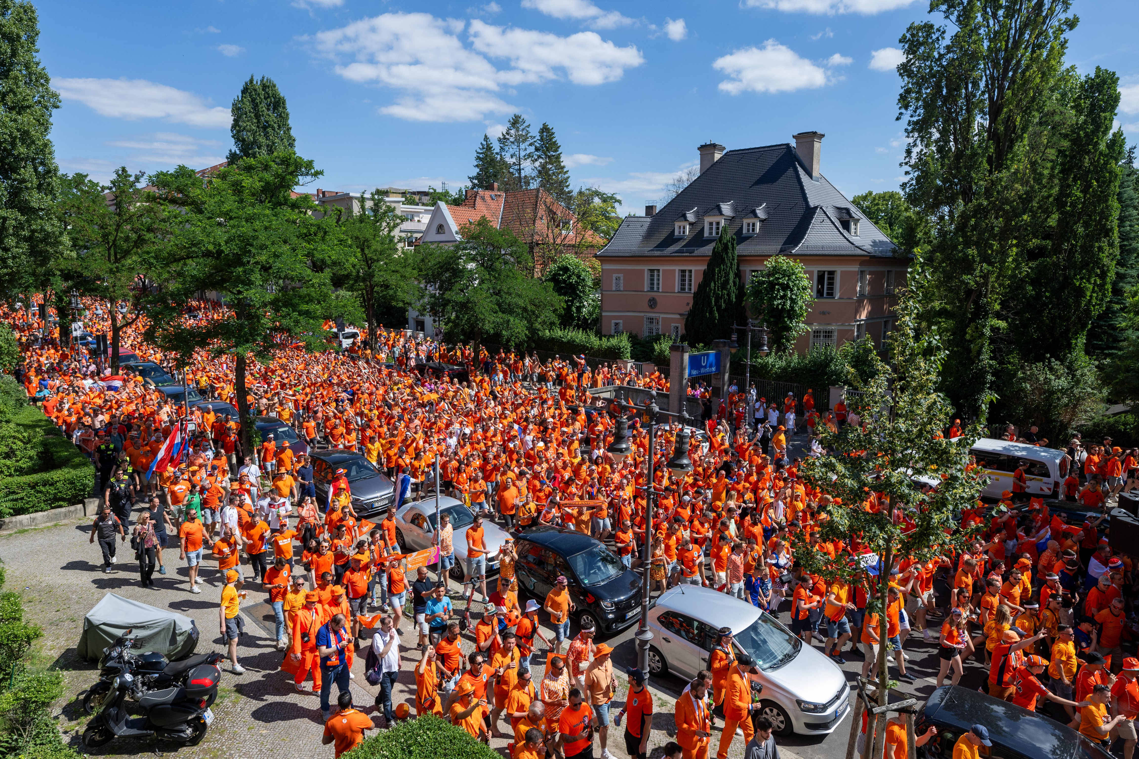 De Oranje-mars in Berlijn