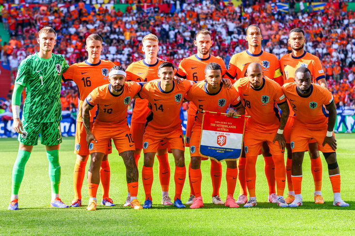 Het Nederlands elftal voorafgaand aan de wedstrijd tegen Oostenrijk