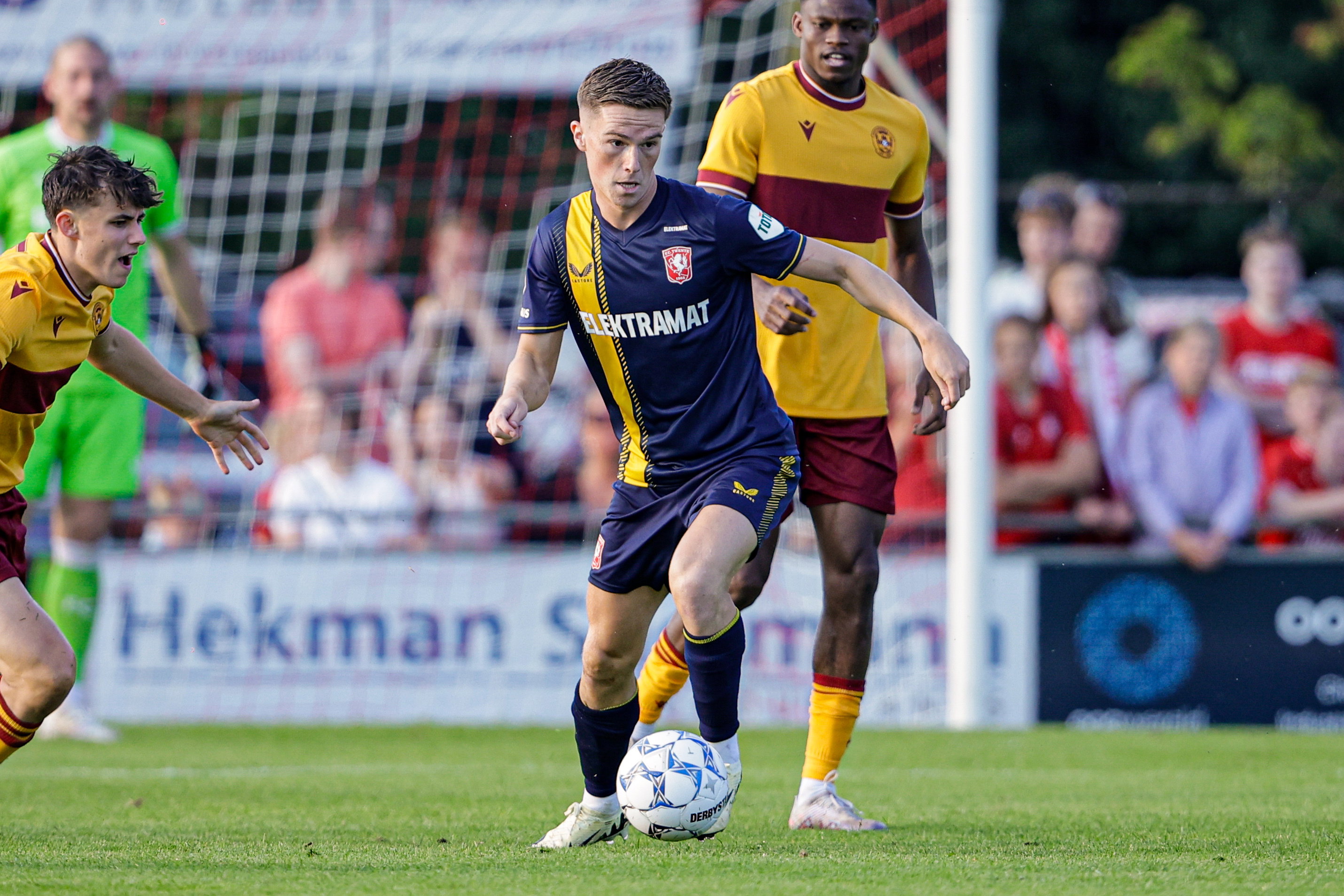 Daan Rots in actie tegen Motherwell