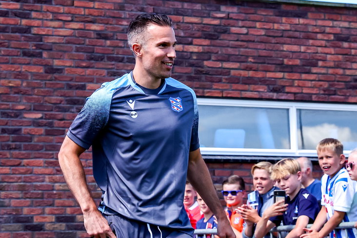 Robin van Persie bij de eerste training van SC Heerenveen