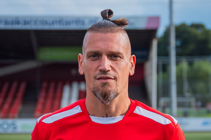 Vito Wormgoor in het shirt van DOVO
