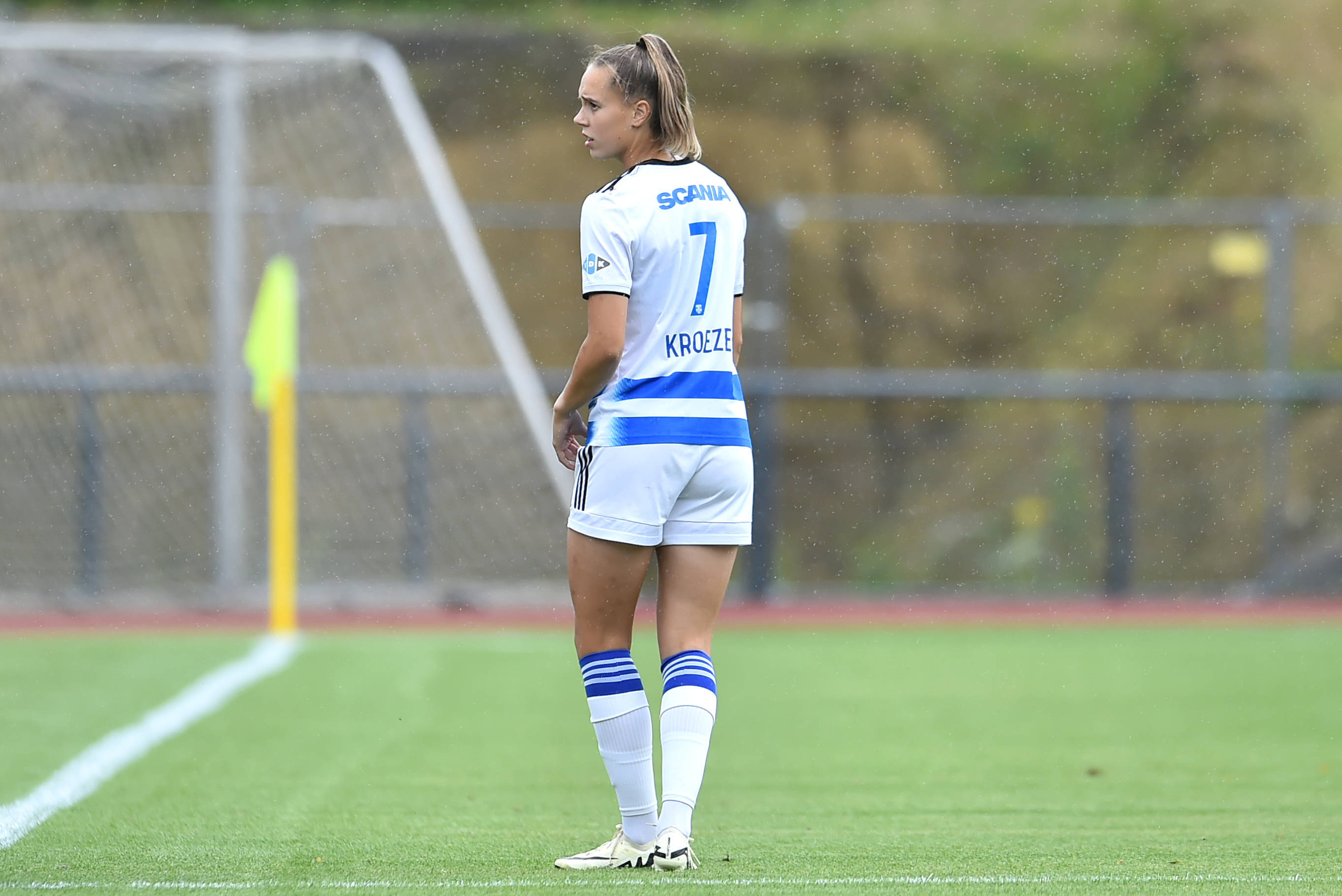 Sterre Kroezen in actie namens PEC Zwolle