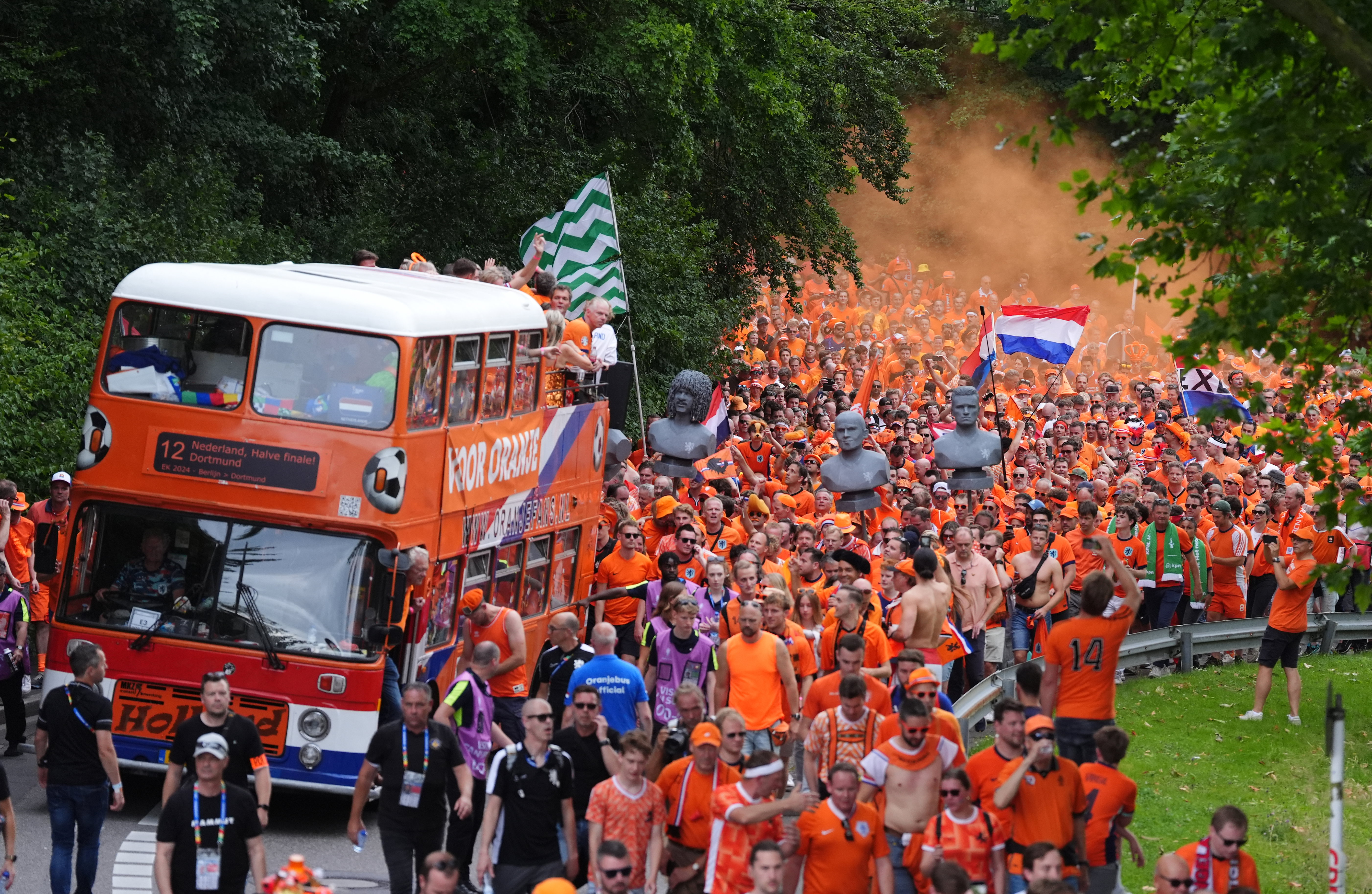 De fans van het Nederlands elftal in Dortmund
