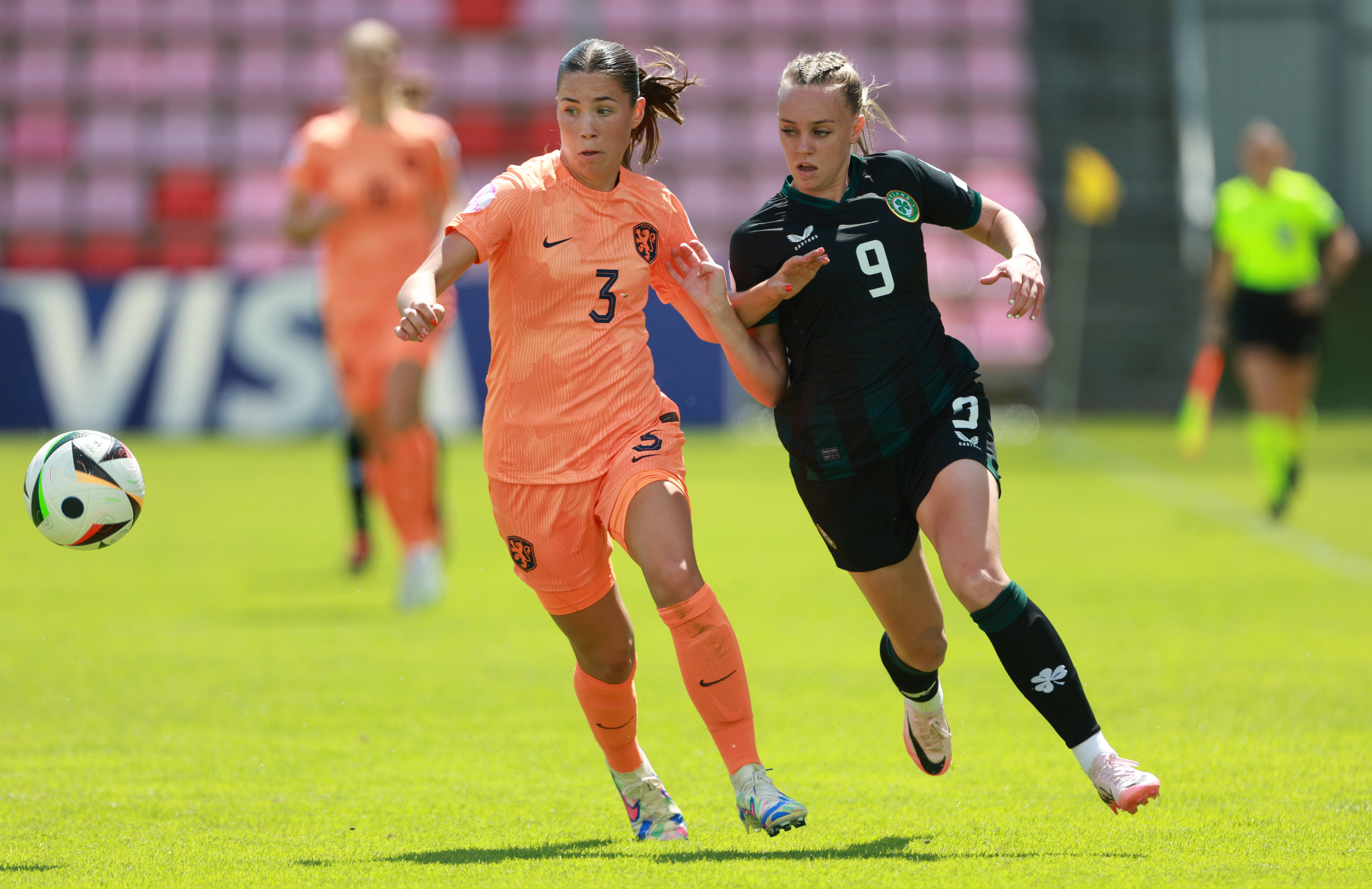 Karlijn Woons in actie namens Oranje O19 op het EK