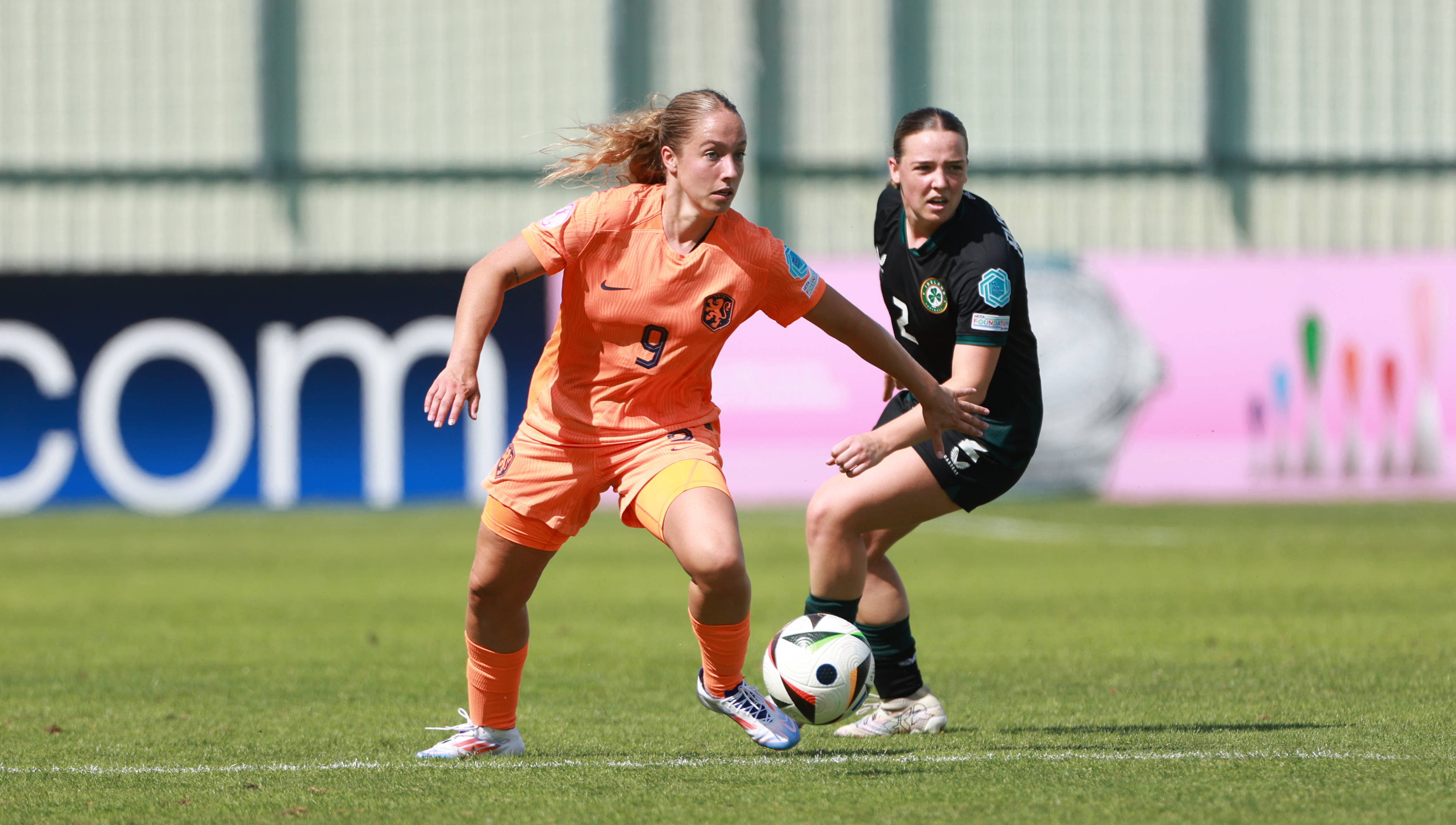 Danique Tolhoek in actie namens Oranje O19 op het EK